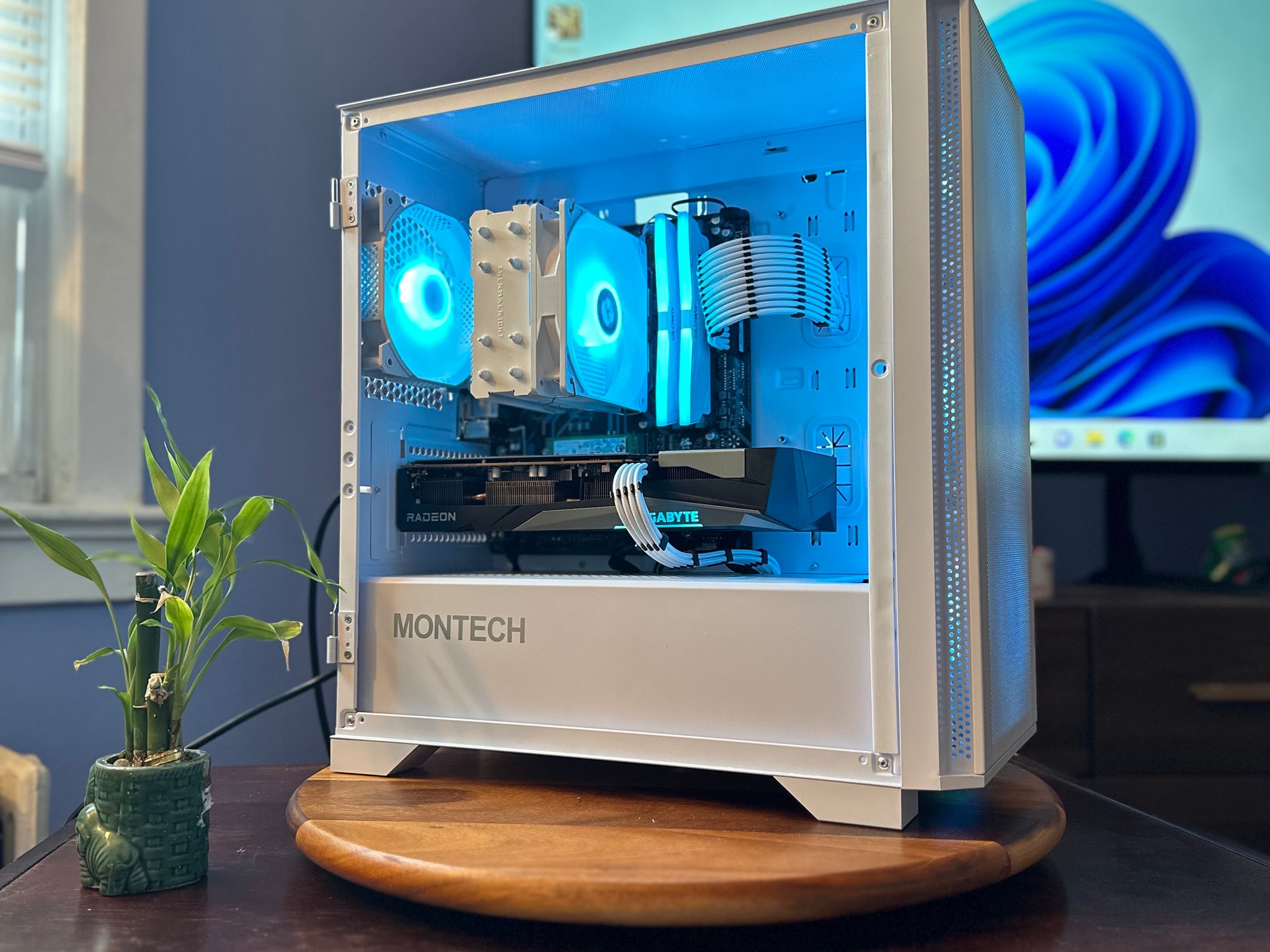 ❄️1080 Crusher❄️ Ryzen 5 3600 | RX 7600 | 16GB 3200Mhz DDR4 | 512GB SSD | 2TB HDD