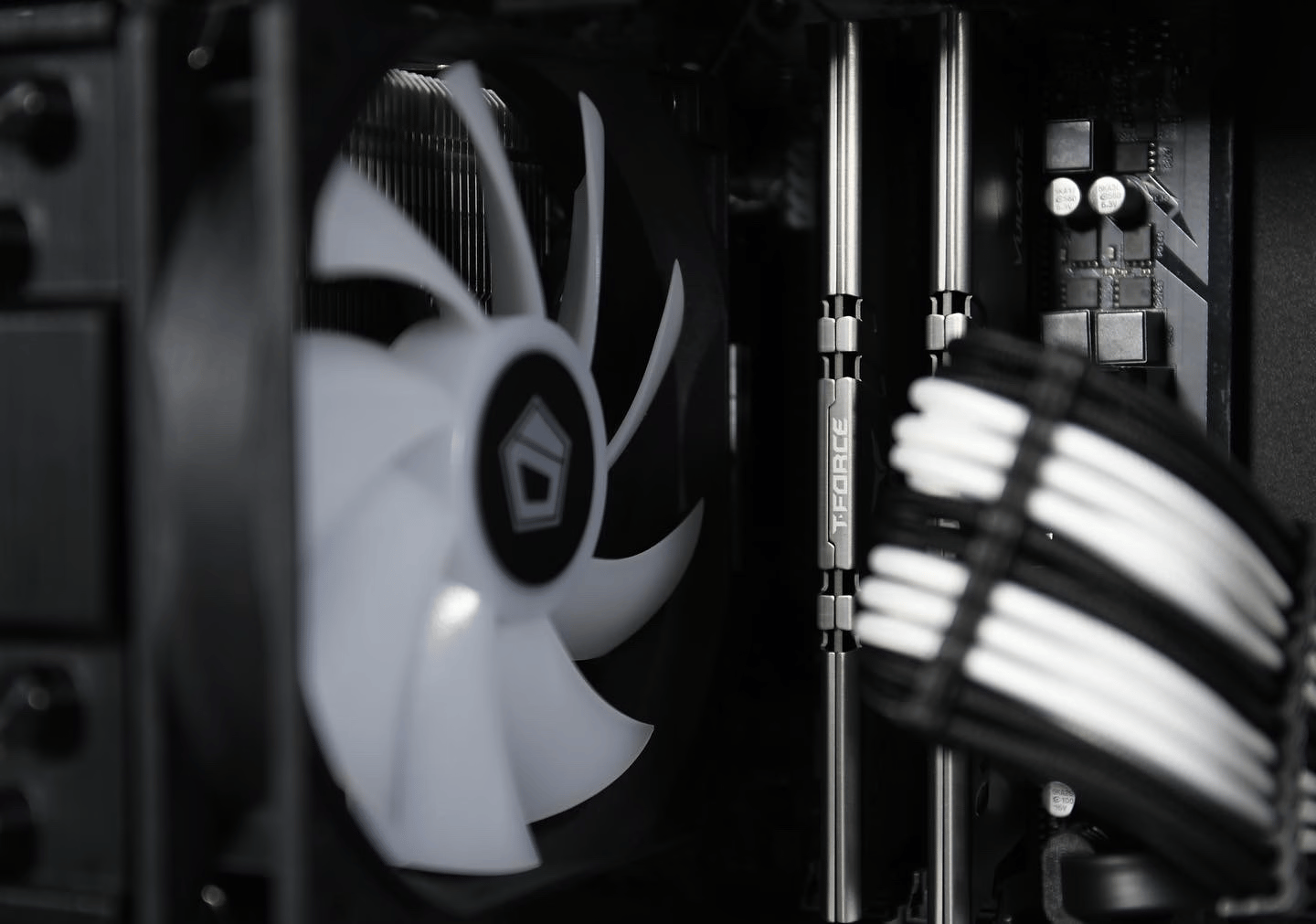 ◻️◼️ AMD Ryzen 5 3600 // MSI Ventus 2X RTX 2060 6GB // Vulcan Z 16GB 3200MHz | Mid-Range Gaming PC