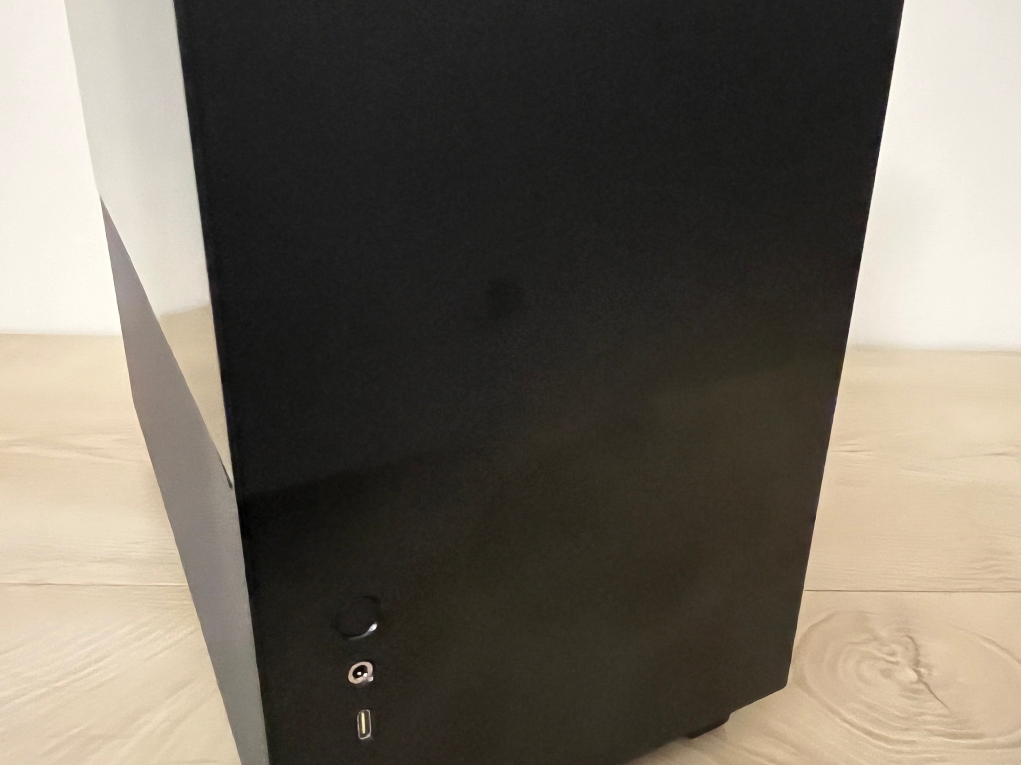 Lian Li Q58 (PCIE 4.0) ITX Case w/ +80 Gold 650w SFX PSU