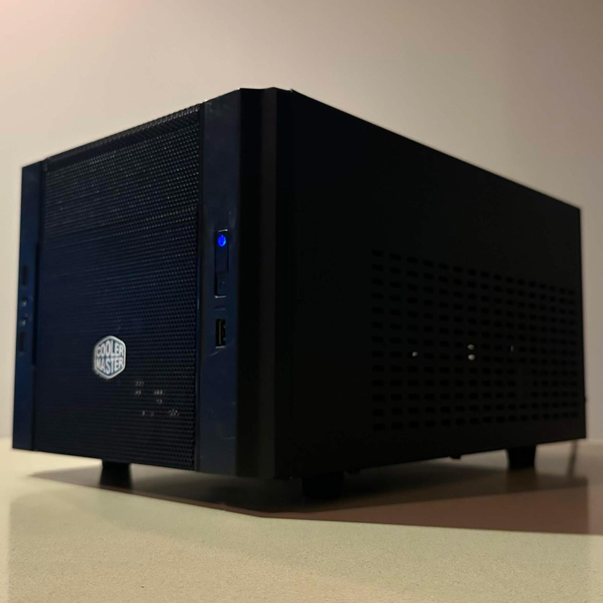 Starter Gaming PC - Intel Core i5-4690K | XFX Radeon RX 470 | 16GB RAM | 256GB SSD & 1TB HDD | Win10