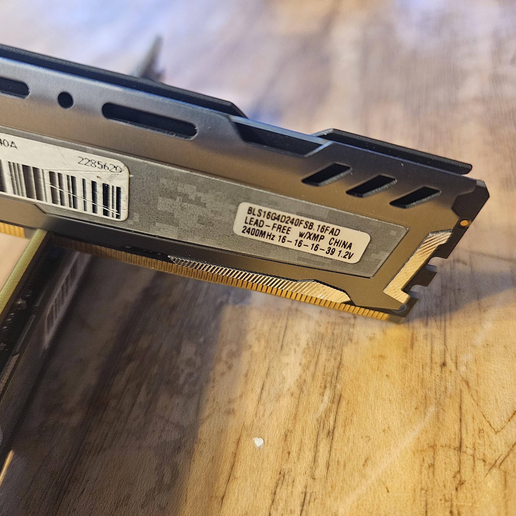 Crucial ballistix 32gb 2400mhz ddr4