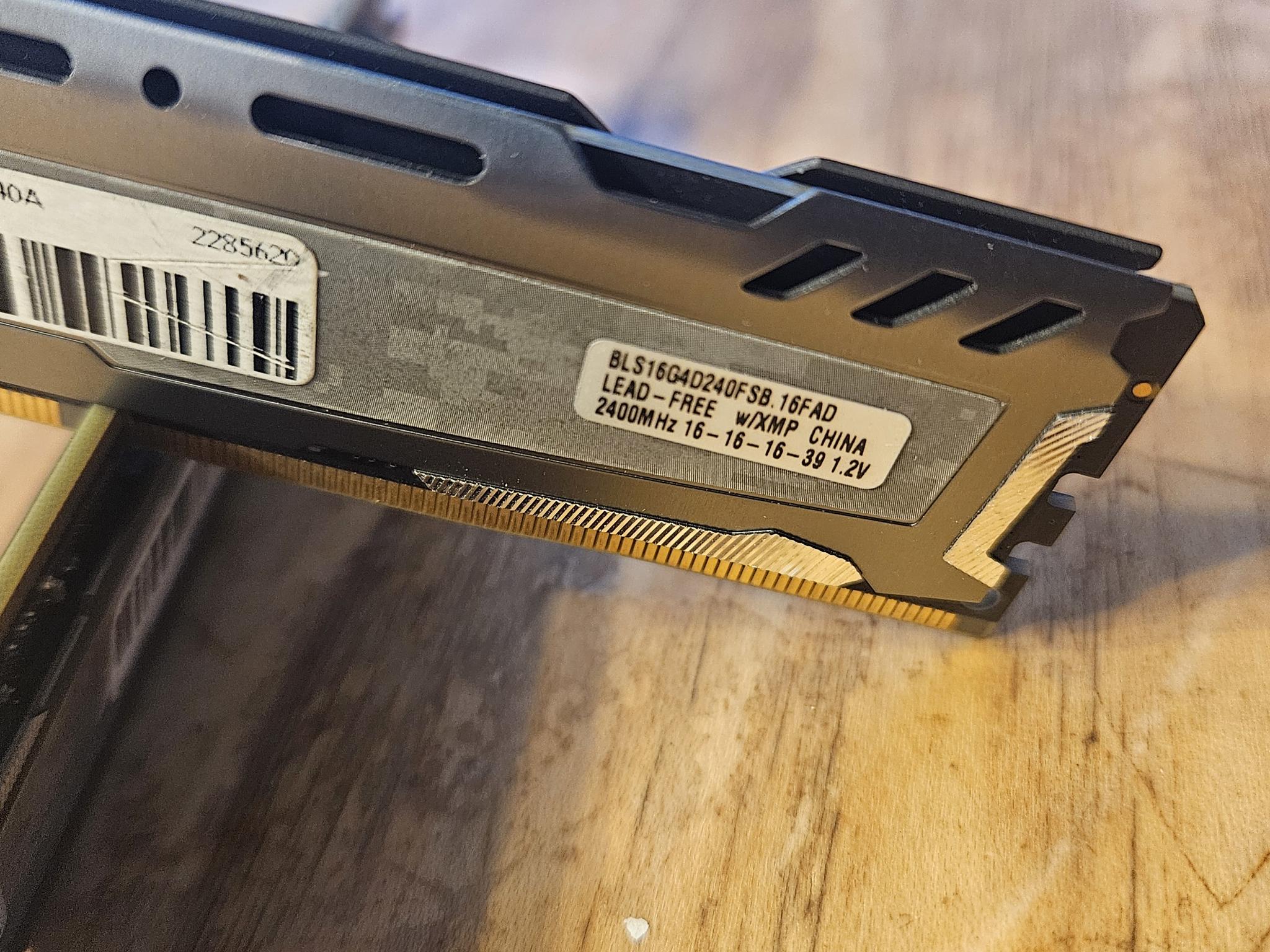 Crucial ballistix 32gb 2400mhz ddr4