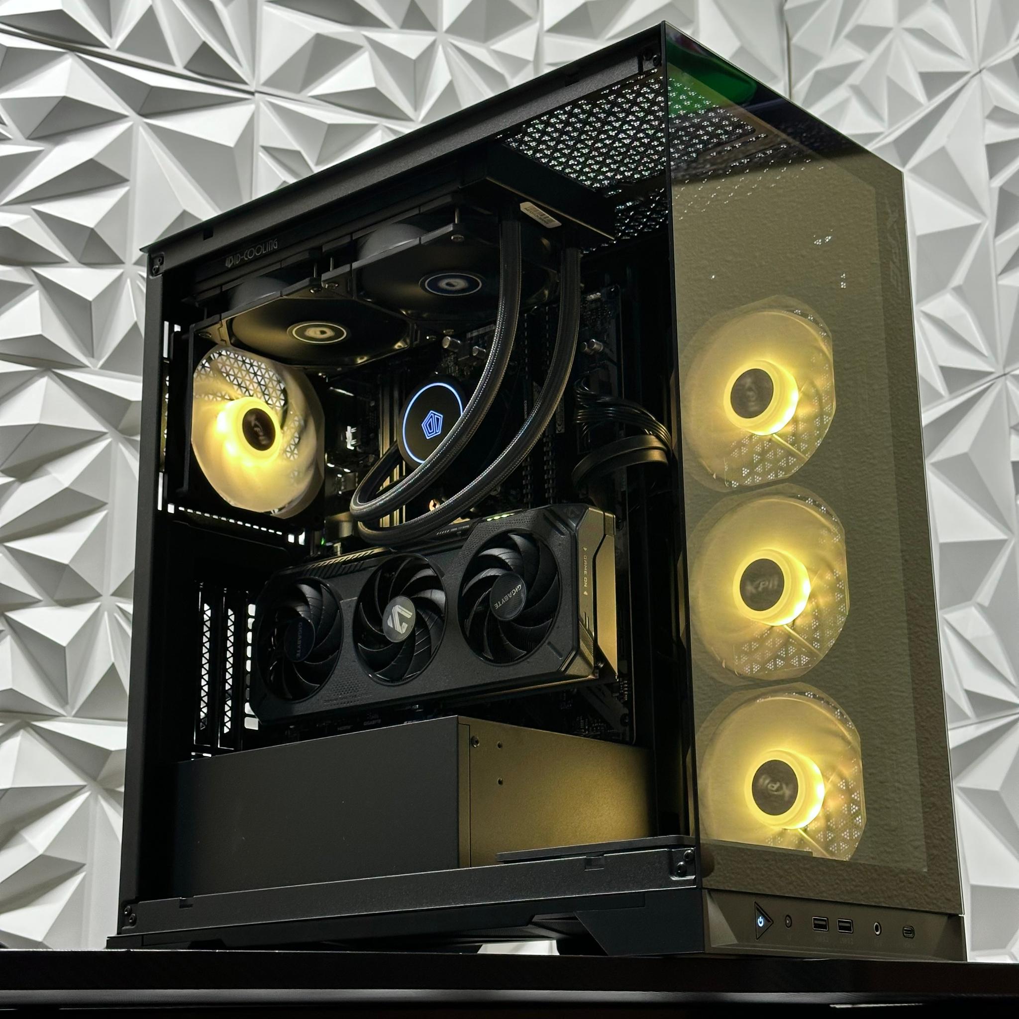 Gaming pc / Ryzen 5 5600x / RTX 5060 / 32GB 3200MHz Ram / 1TB crucial SSD / B550 / windows 11 pro