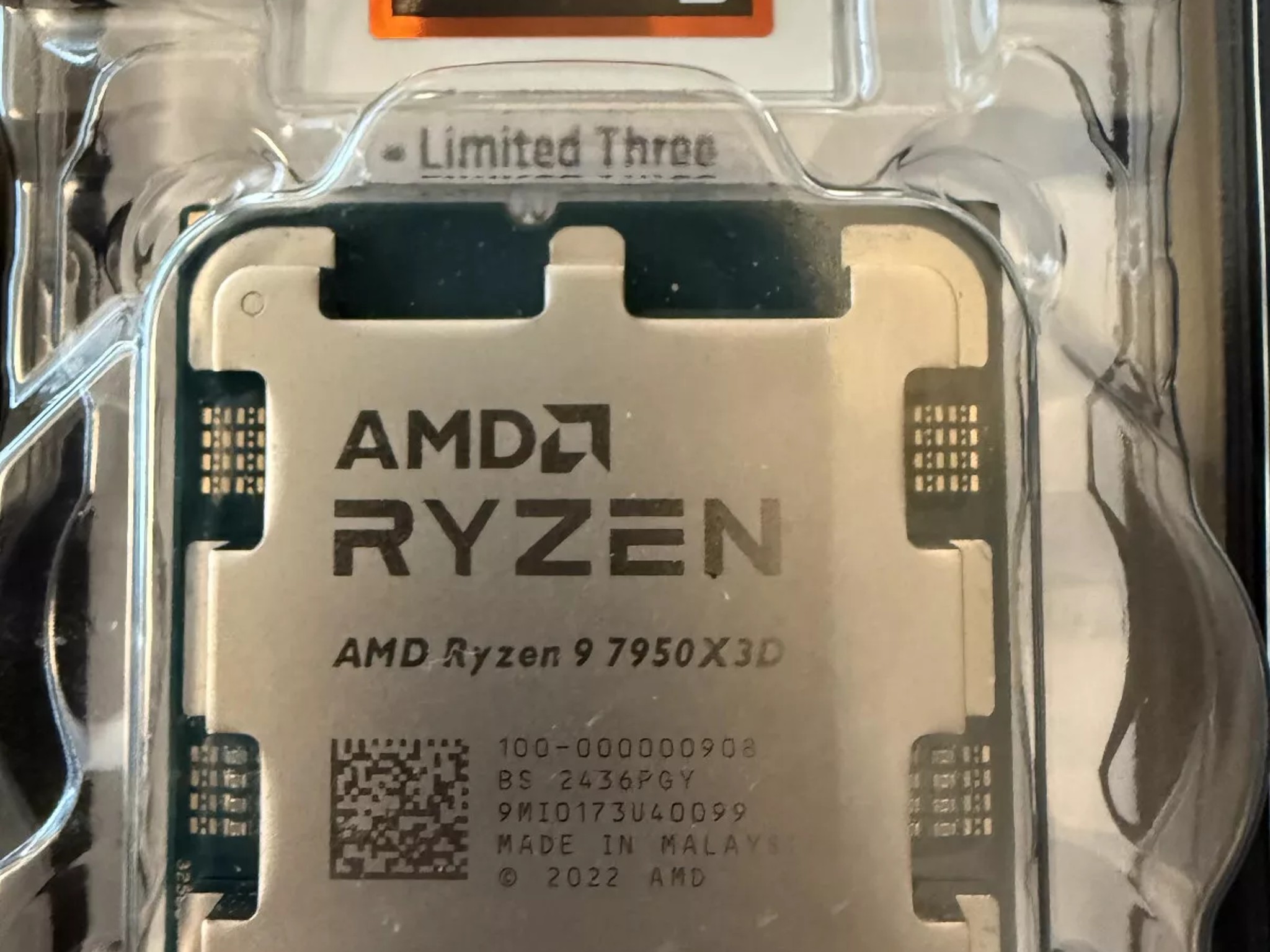 AMD RYZEN 9 7950X3D