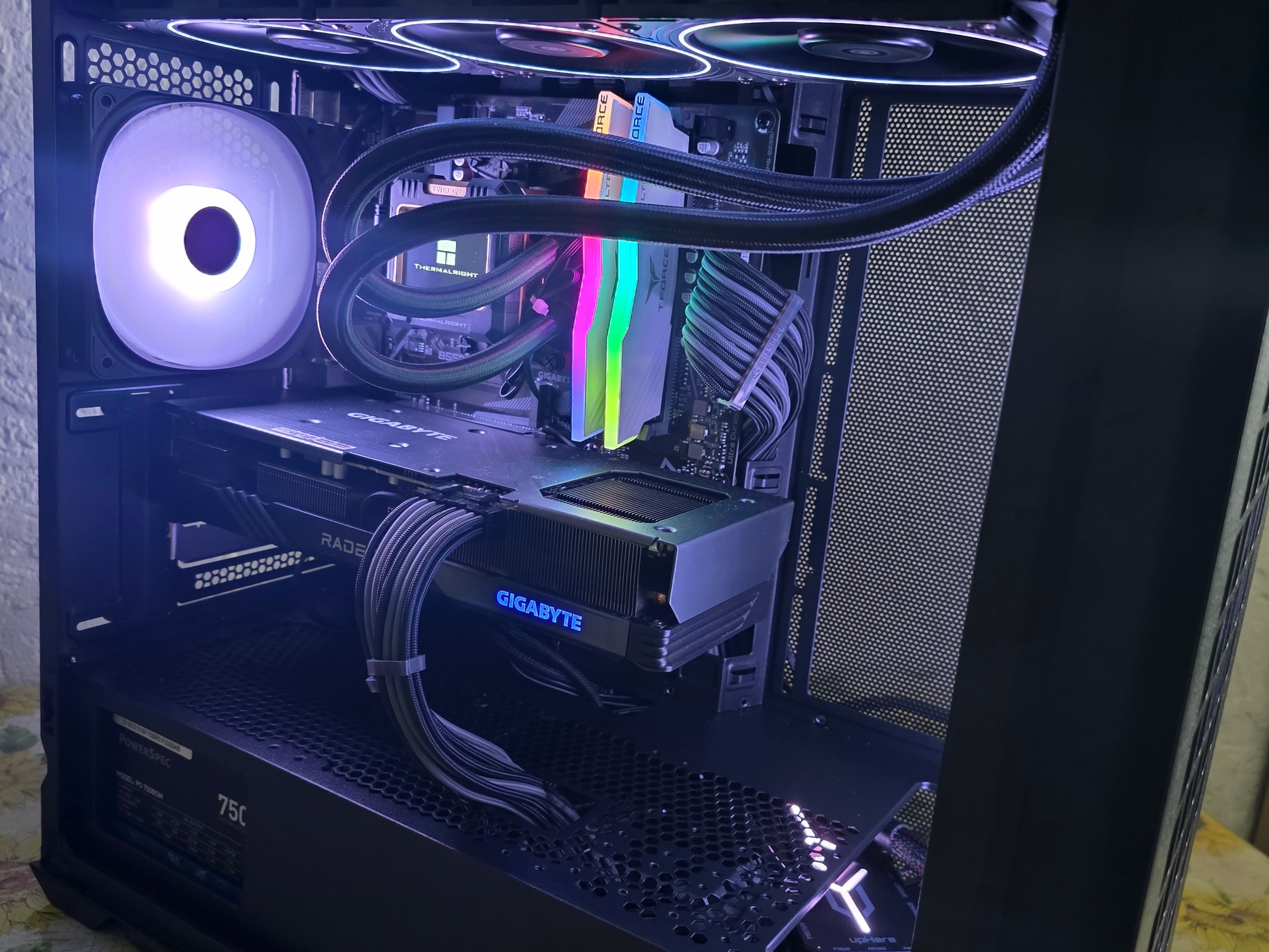 Ryzen 5 5500 / RX 7600XT 16GB/ 1TB NVME / WINDOWS 11 HOME