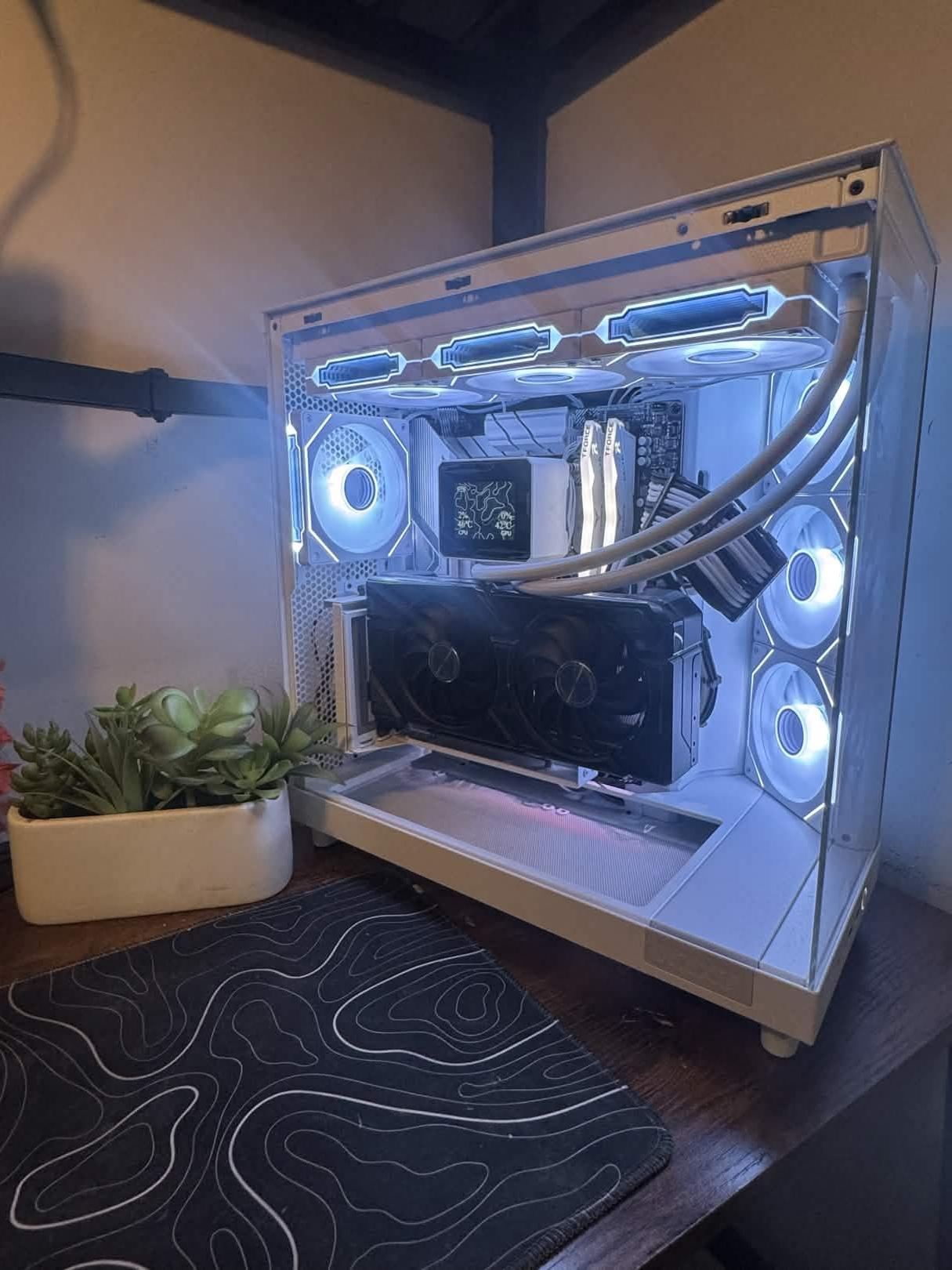 White/Black "Tuxedo" High End PC - i7 13700KF | RTX 4070 | 32GB DDR5