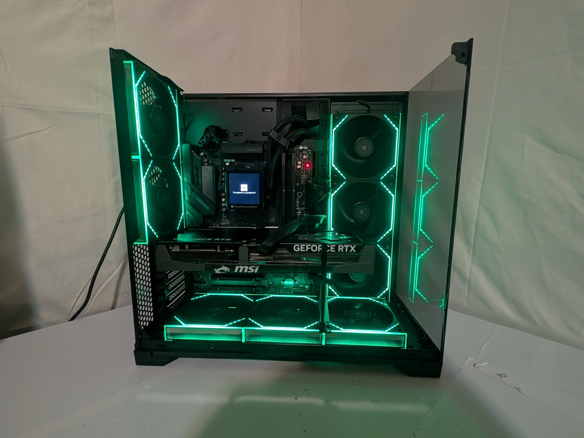 RTX 5080 | RYZEN 7 9800x3d | 64GB DDR5 | 2TB NVME | X870 MOTHERBOARD | lian li o11