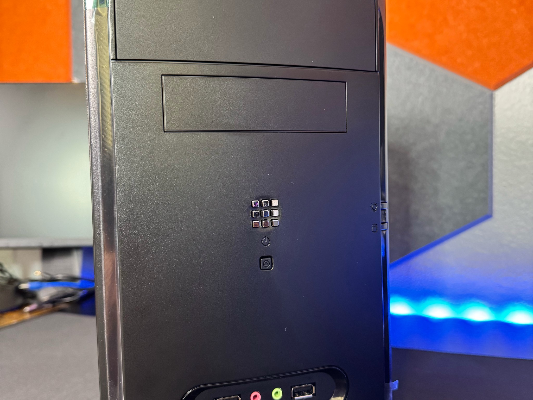 🖥️ **CUSTOM SLEEPER GAMING PC — BUILT TO SURPRISE** 🖥️