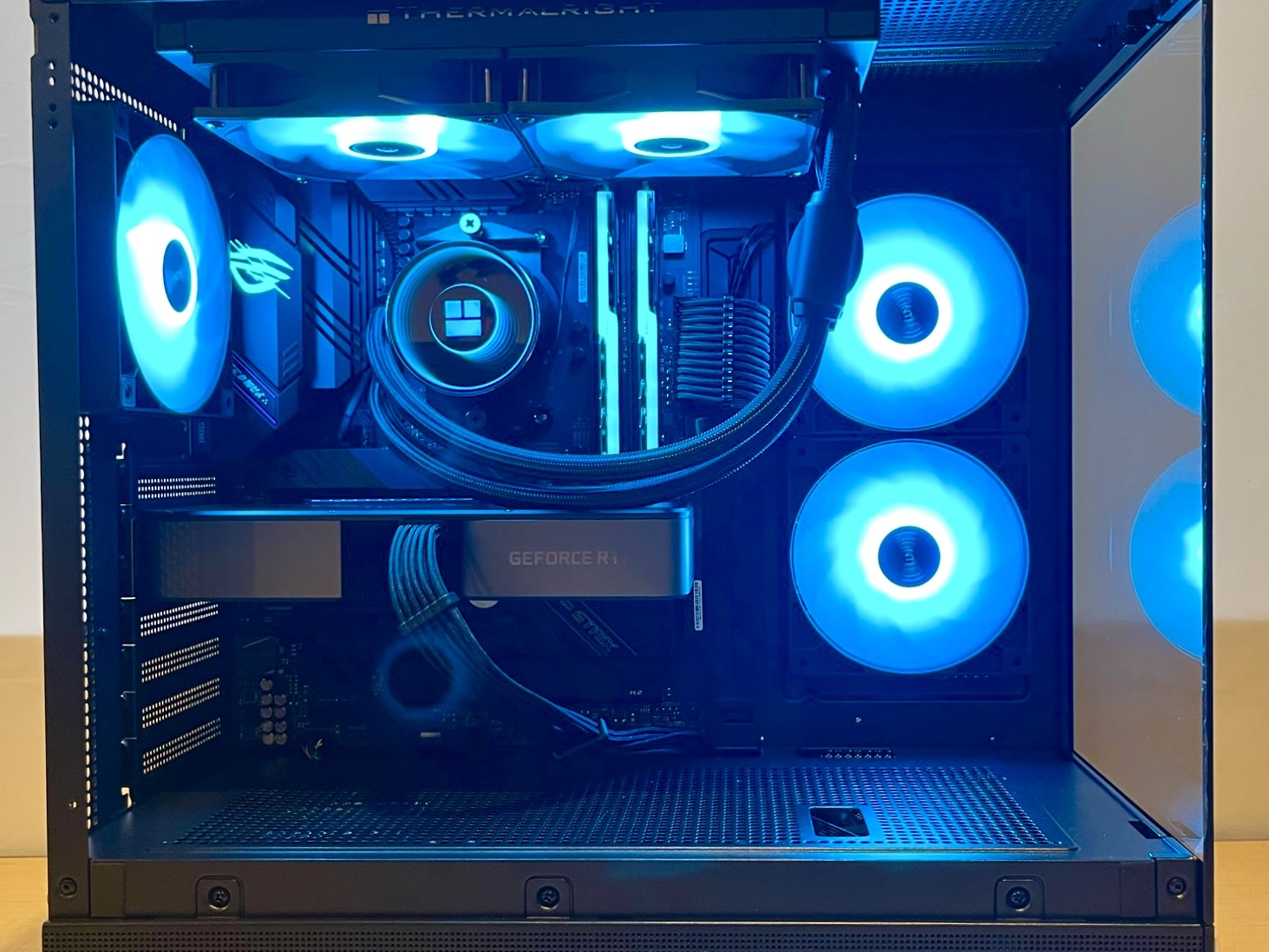 Vivid | RTX 3070, Ryzen 5, 32GB RAM, 1 TB Gaming PC