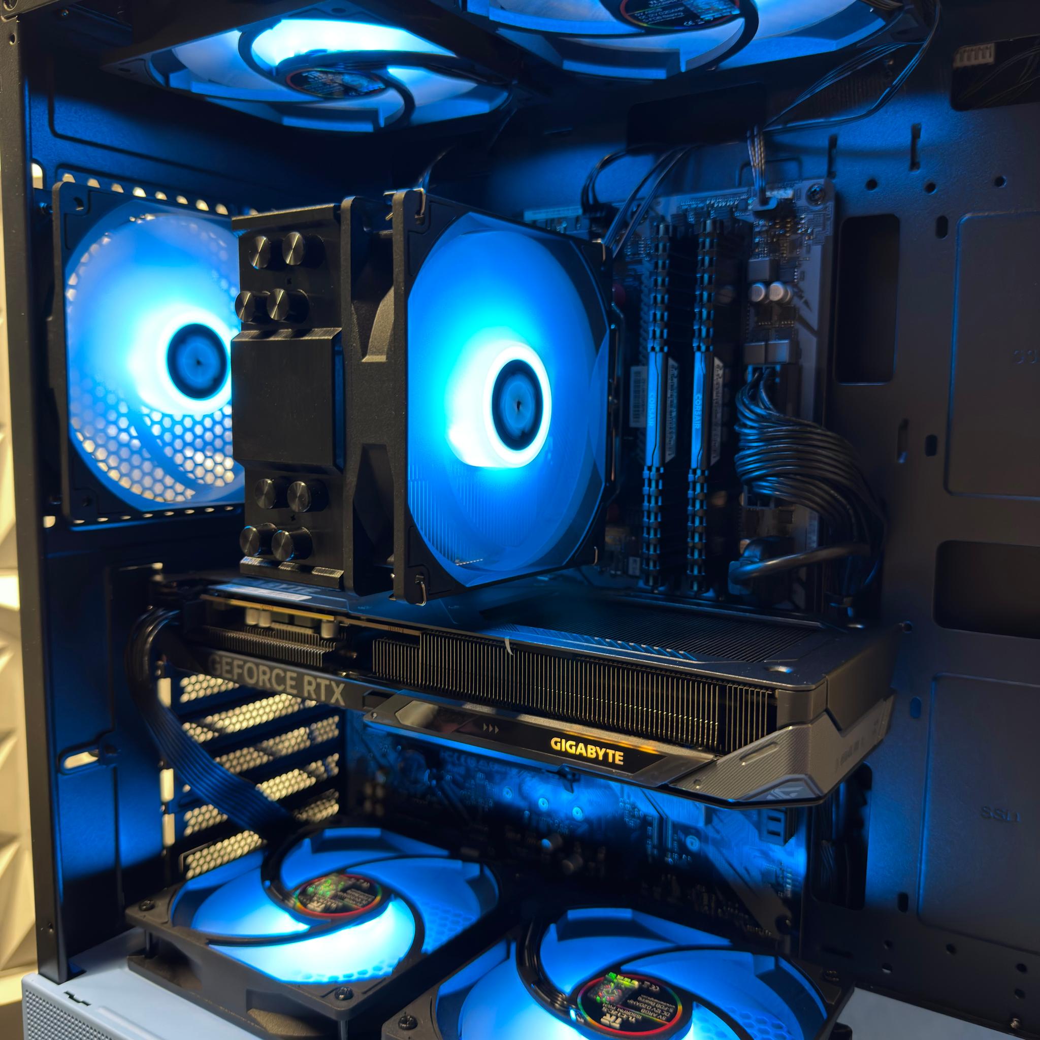 RTX 5060 / Ryzen 5 5500 / 16GB 3600MHz DDR4 / 1TB Nvme ssd / Windows 11 Pro