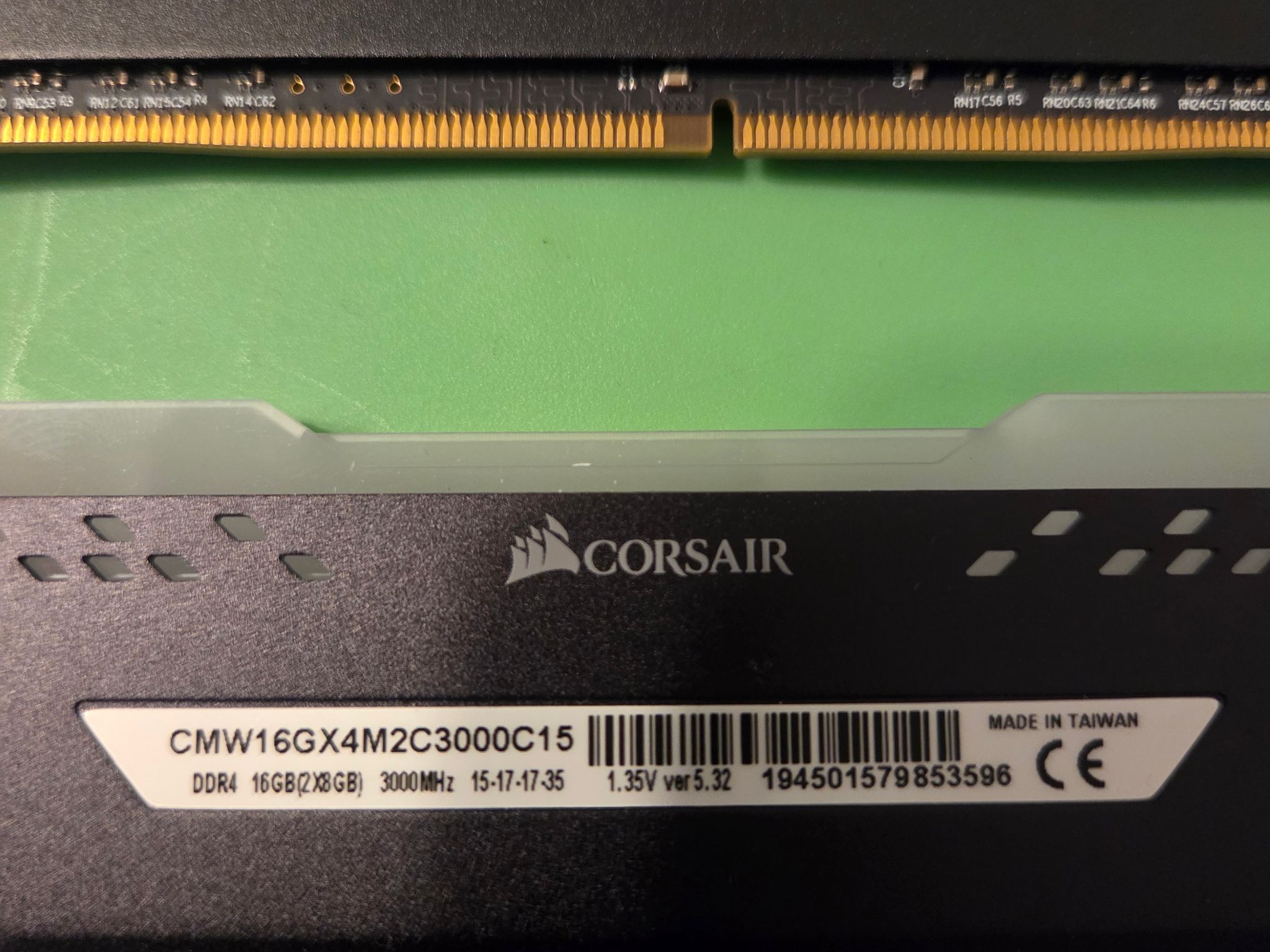 Corsair vengeance RGB PRO 16gb kit 3000mhz cl 15