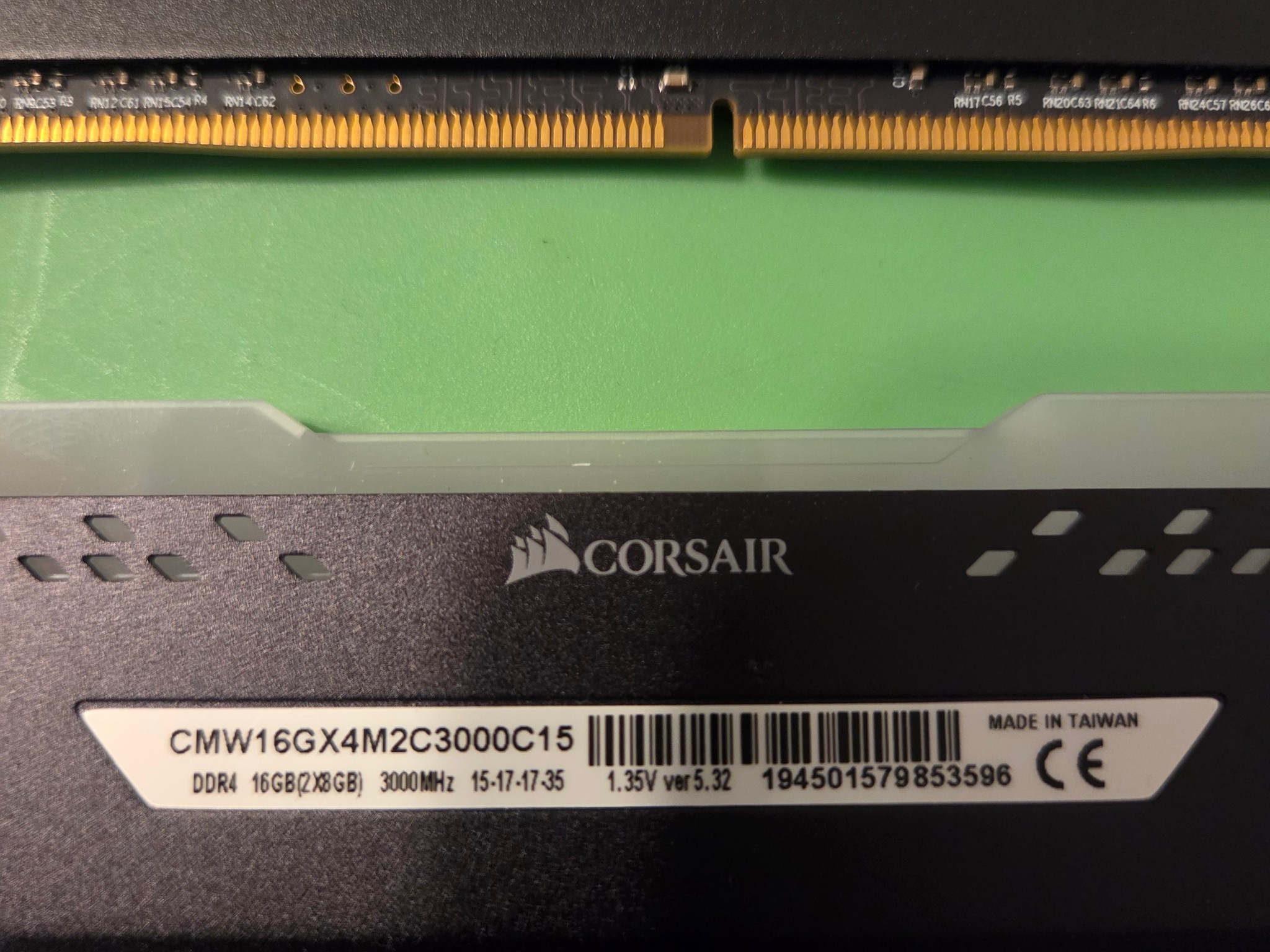 Corsair vengeance RGB PRO 16gb kit 3000mhz cl 15