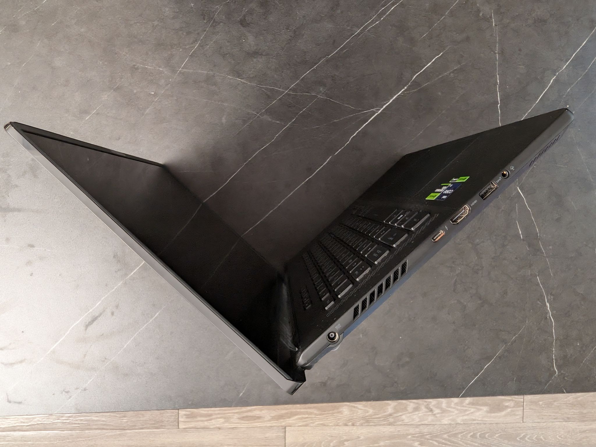Asus Zephyrus M16 Anime Matrix, 4090, 64G RAM, 2T SSD