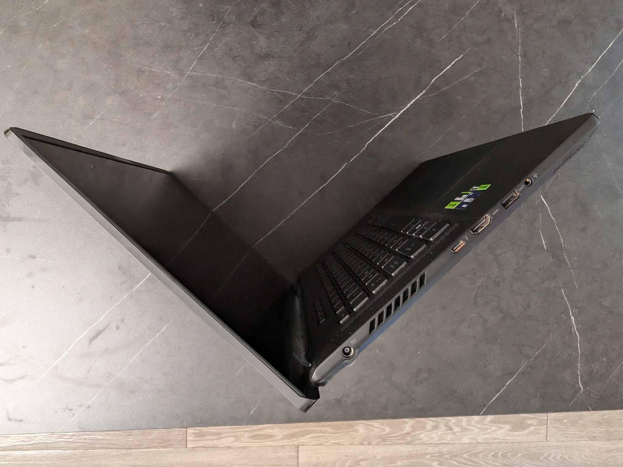 Asus Zephyrus M16 Anime Matrix, 4090, 64G RAM, 2T SSD