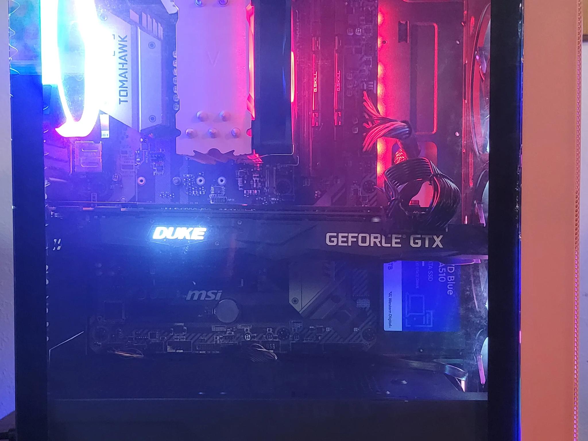 Ryzen 5 3600 || GTX 1080 Duke || 16GB 3600mhz || 2TB WD SSD