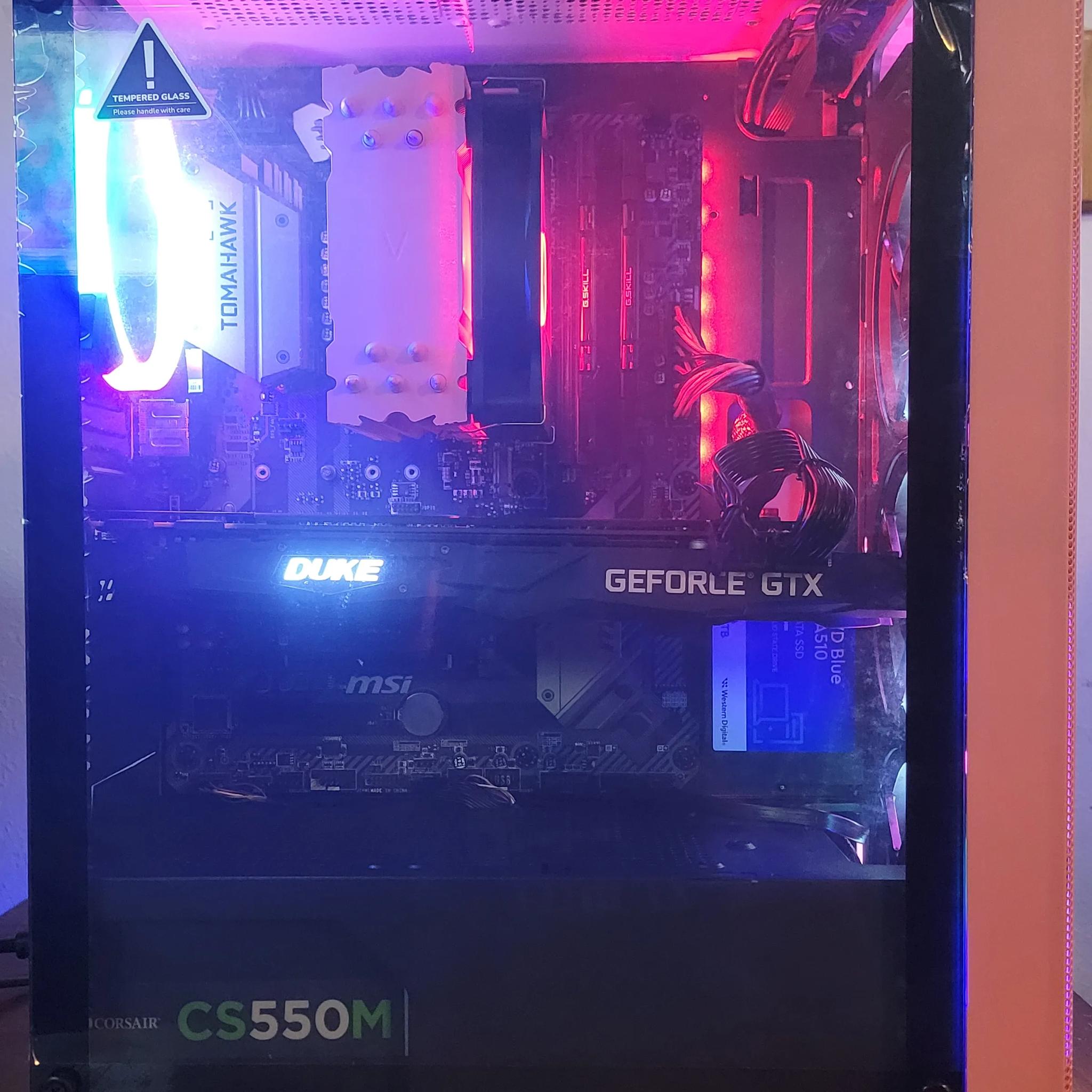 Ryzen 5 3600 || GTX 1080 Duke || 16GB 3600mhz || 2TB WD SSD