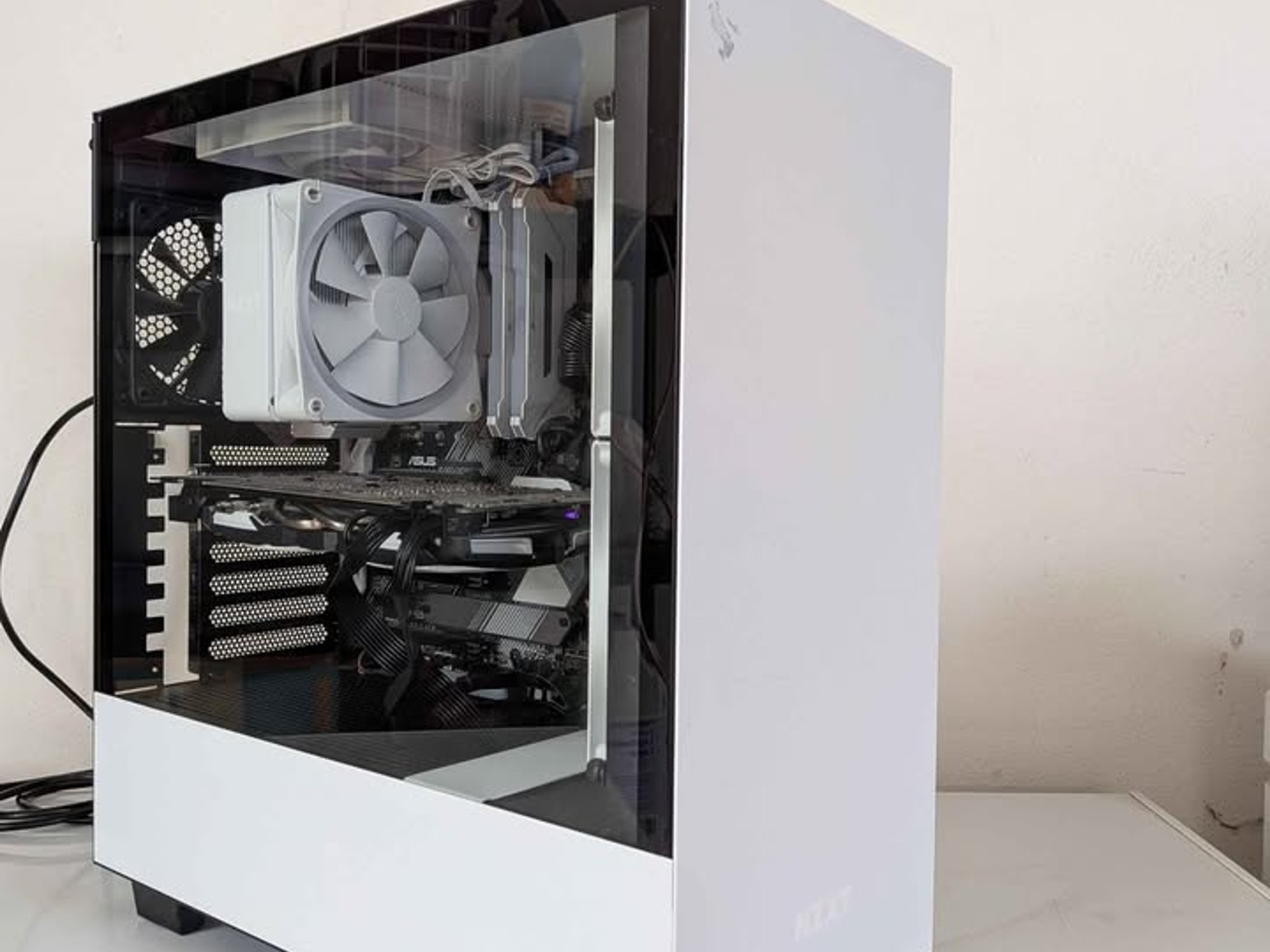 GeForce RTX 2070 Super Custom Gaming PC - Core i7-9700, 16GB RAM, 512GB SSD