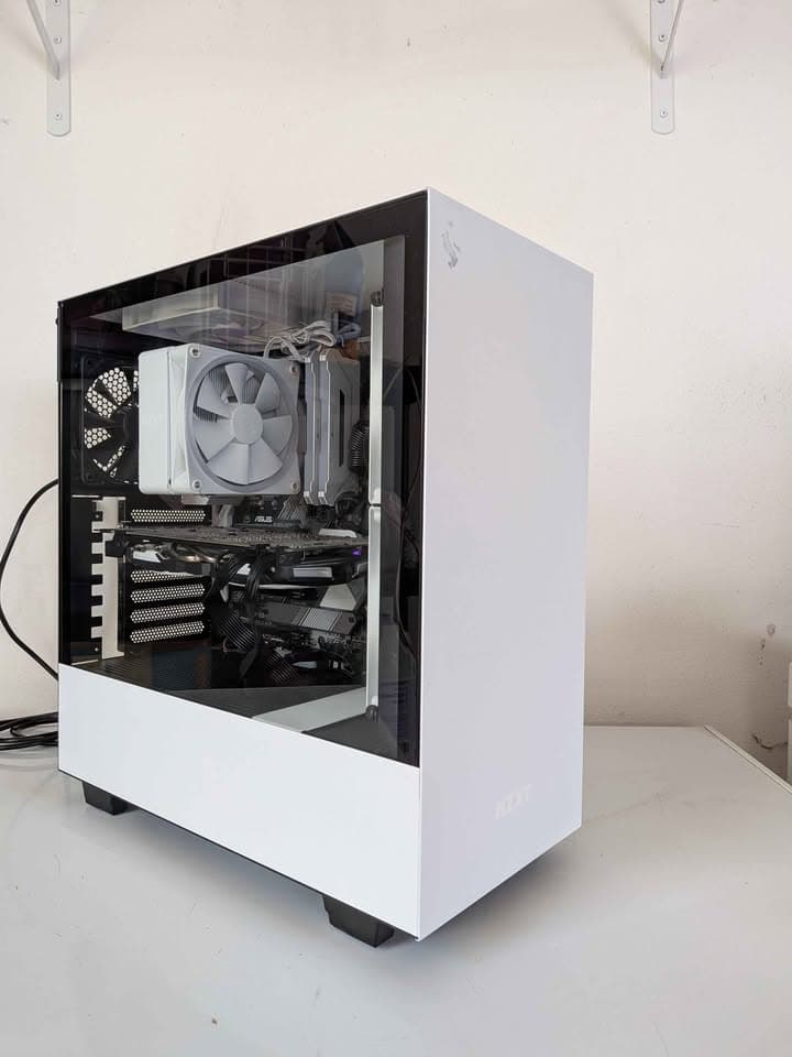 GeForce RTX 2070 Super Custom Gaming PC - Core i7-9700, 16GB RAM, 512GB SSD