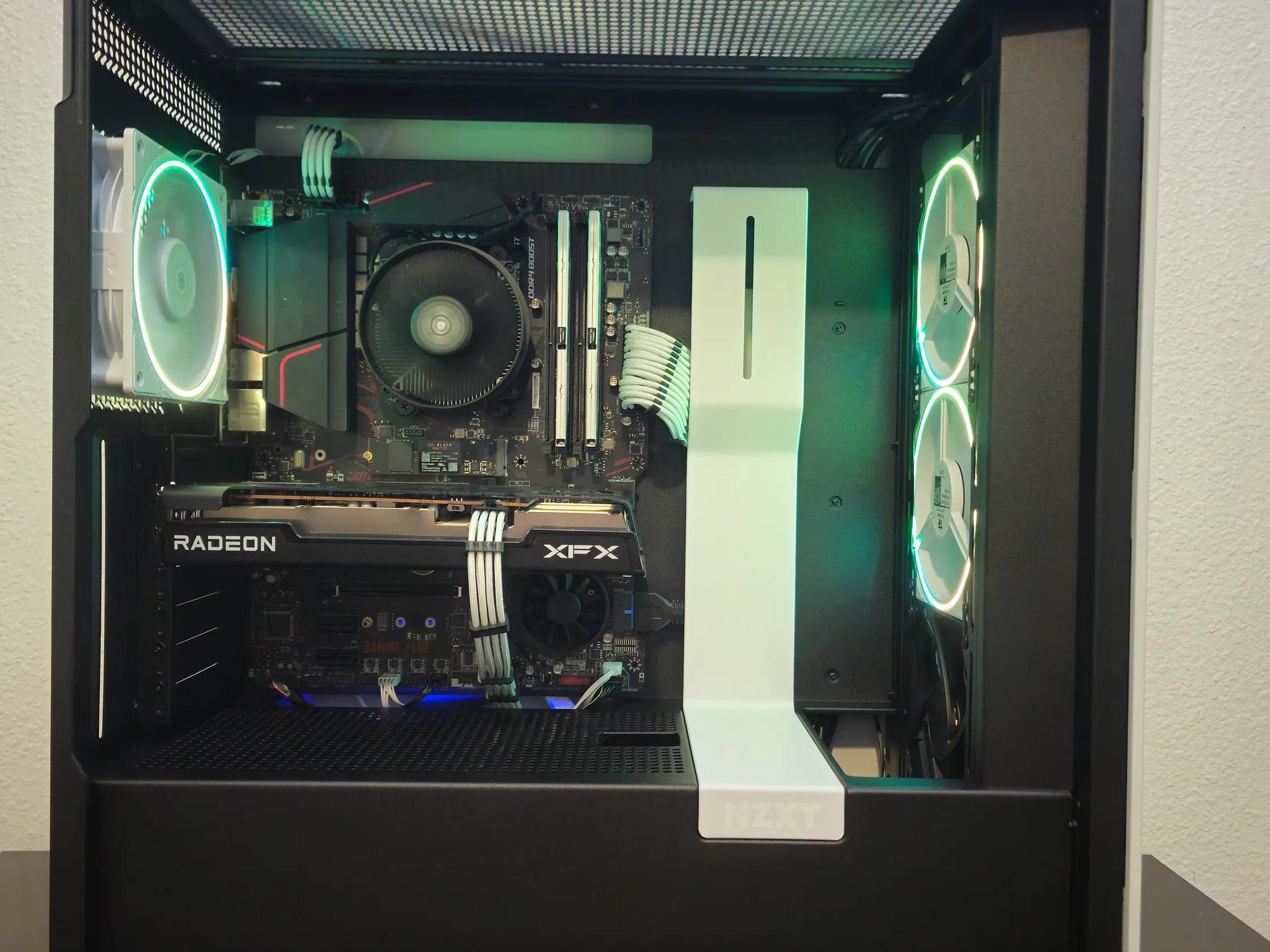 Mid-Range Gaming PC // RX 6600 // Ryzen 5 3600 // 32GB DDR4 // 1TB NVME