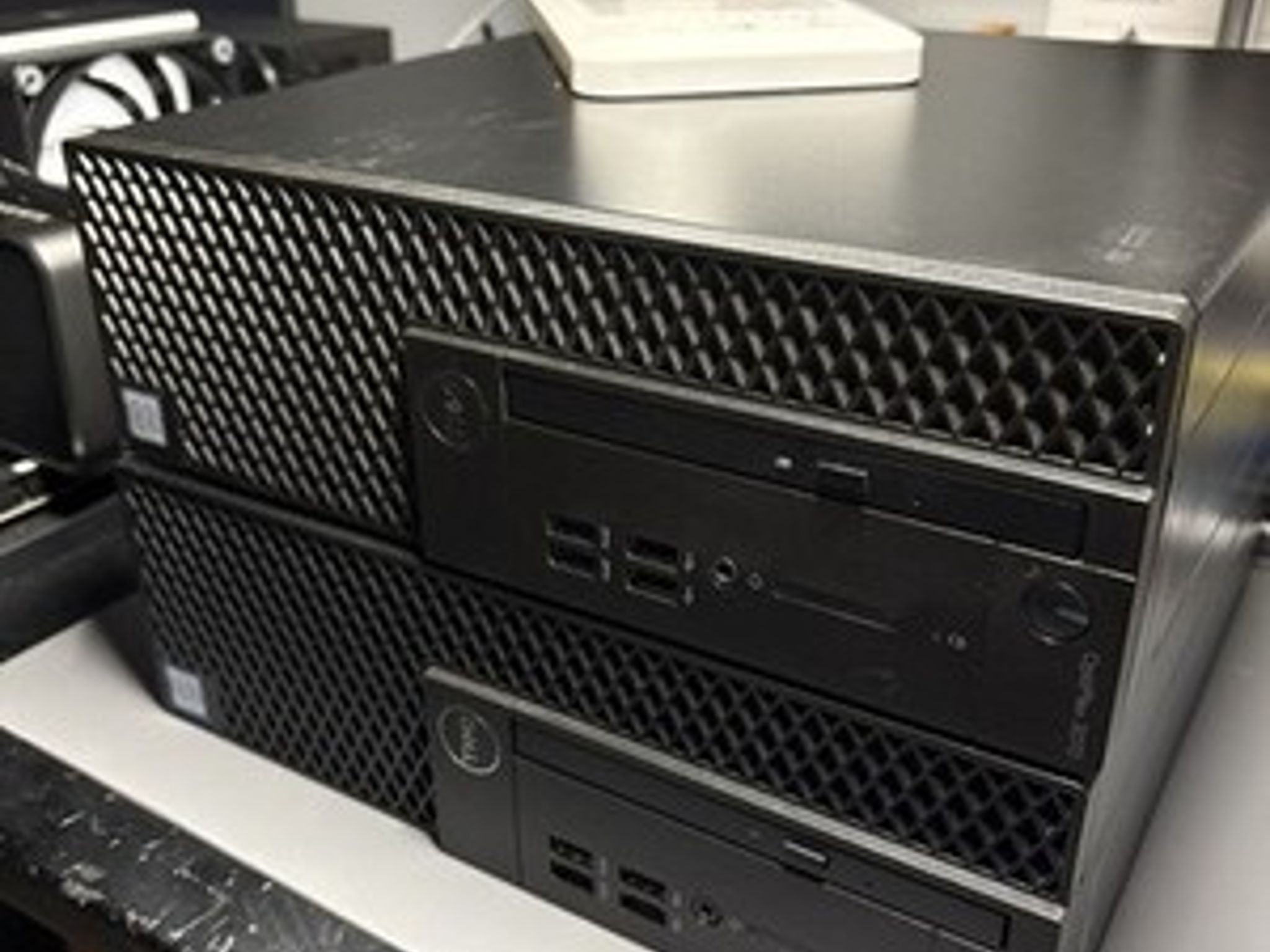Dell OptiPlex 3070 (256GB SSD, Intel Core i5-9500, 16GB DDR4) Desktop - Black