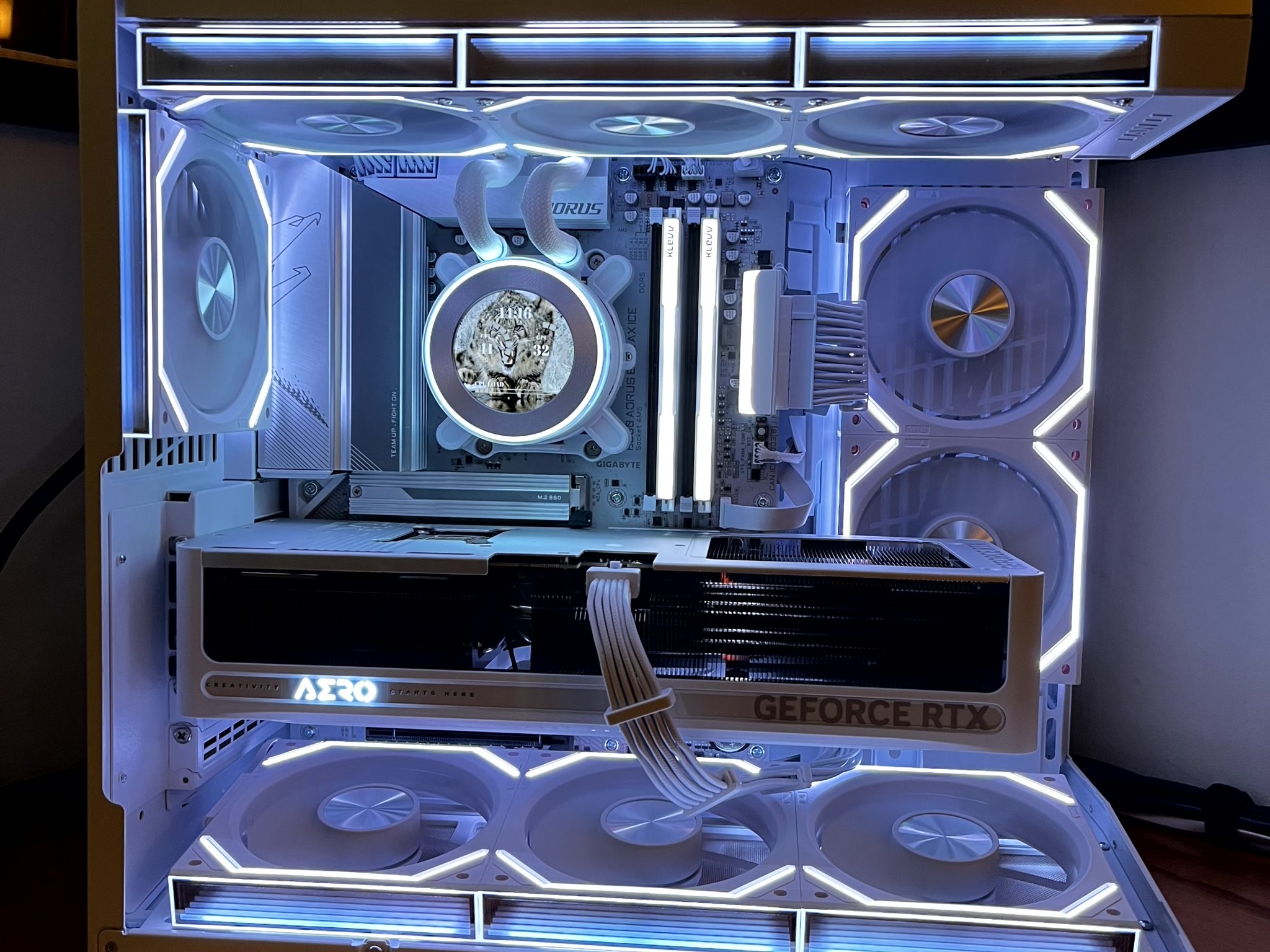 Snow Leopard - RTX 5070 Ti OC | Ryzen 7 9800x3d | 2TB NVME | 32GB @6400 MT/sec | 1000W Gold PSU