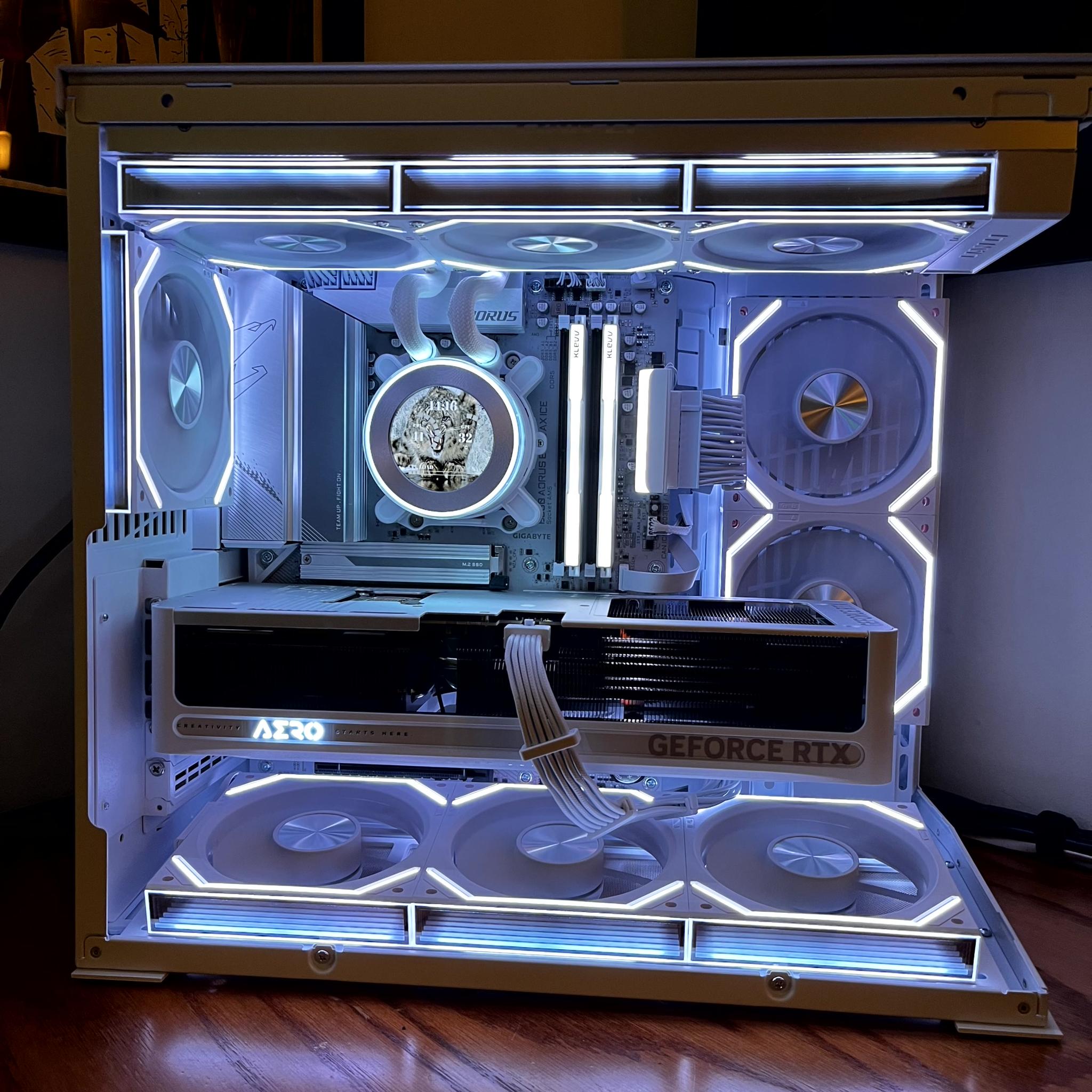 Snow Leopard - RTX 5070 Ti OC | Ryzen 7 9800x3d | 2TB NVME | 32GB @6400 MT/sec | 1000W Gold PSU
