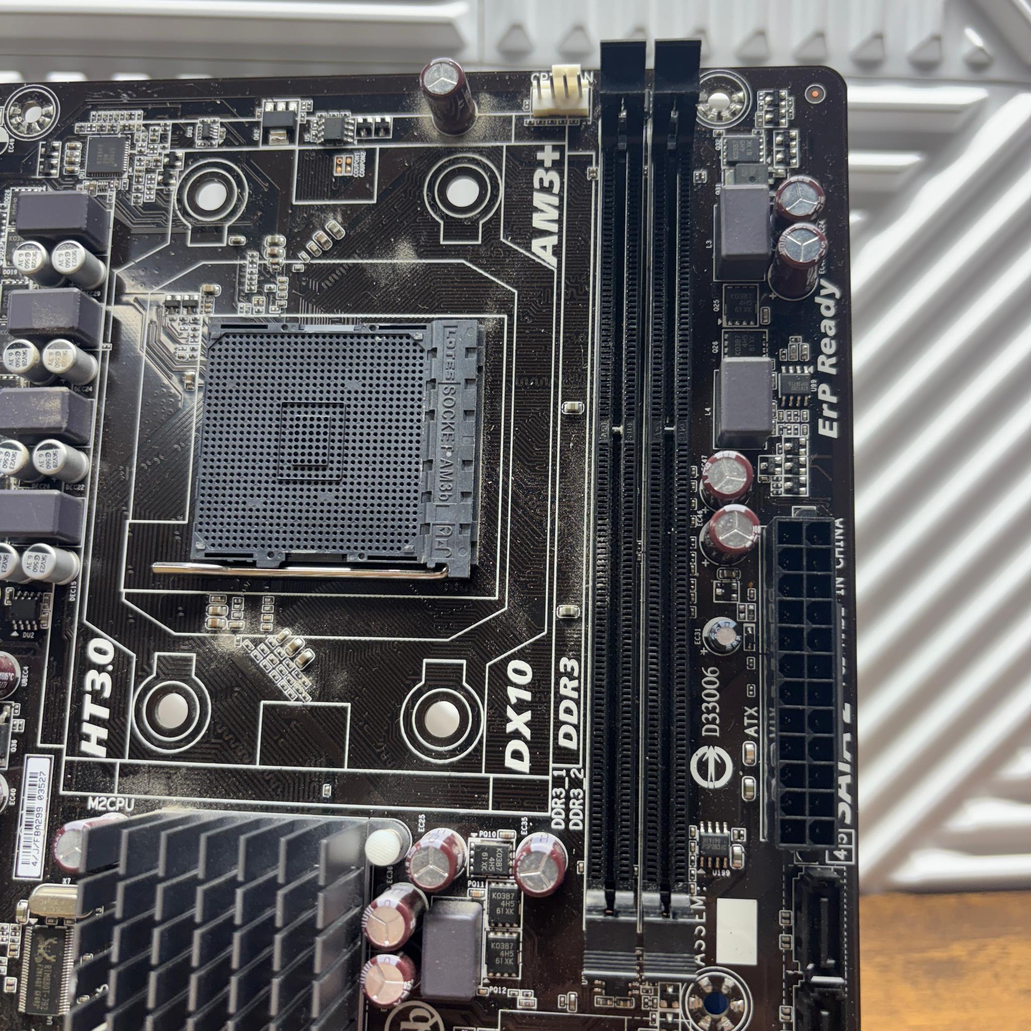 Gigabyte GA-78LMT-S2 Rev 1.2 AM3+ AMD DDR3 Micro ATX Motherboard