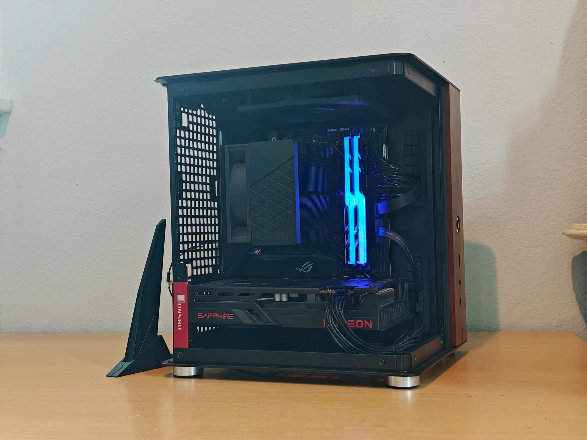 The Cube | RX 6600 | R5 5600 | 32 GB DDR4 | 1 TB NVME