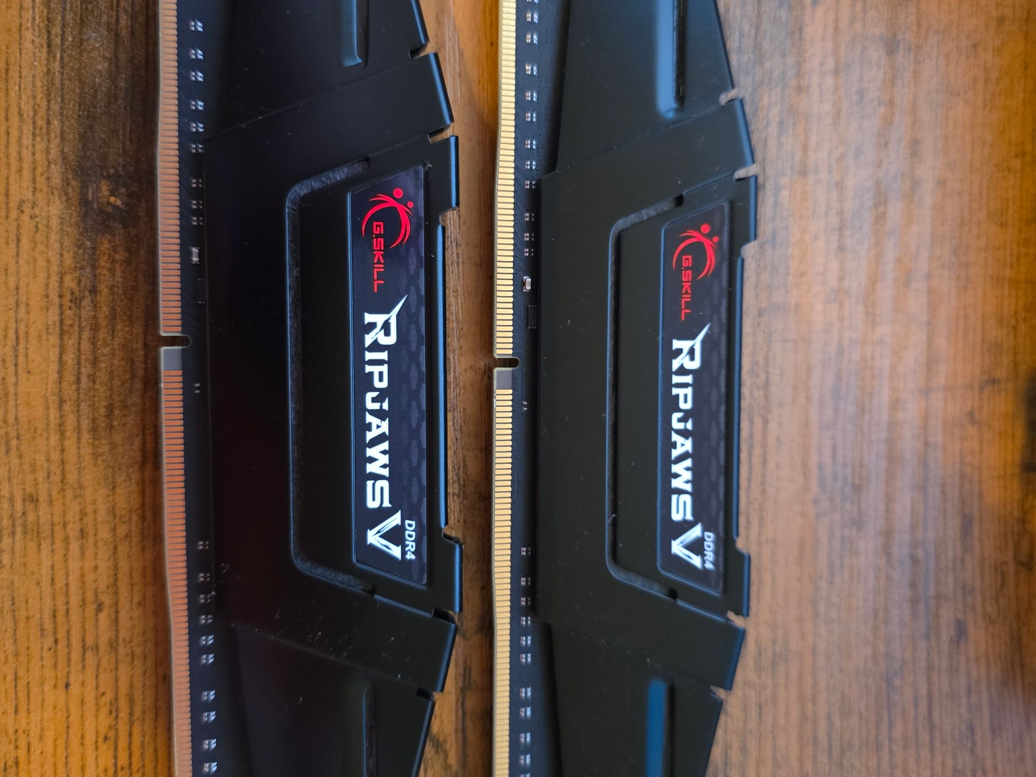 G.SKILL Ripjaws V Series (XMP) DDR4 RAM 16GB (2x8GB) 4000MT/s