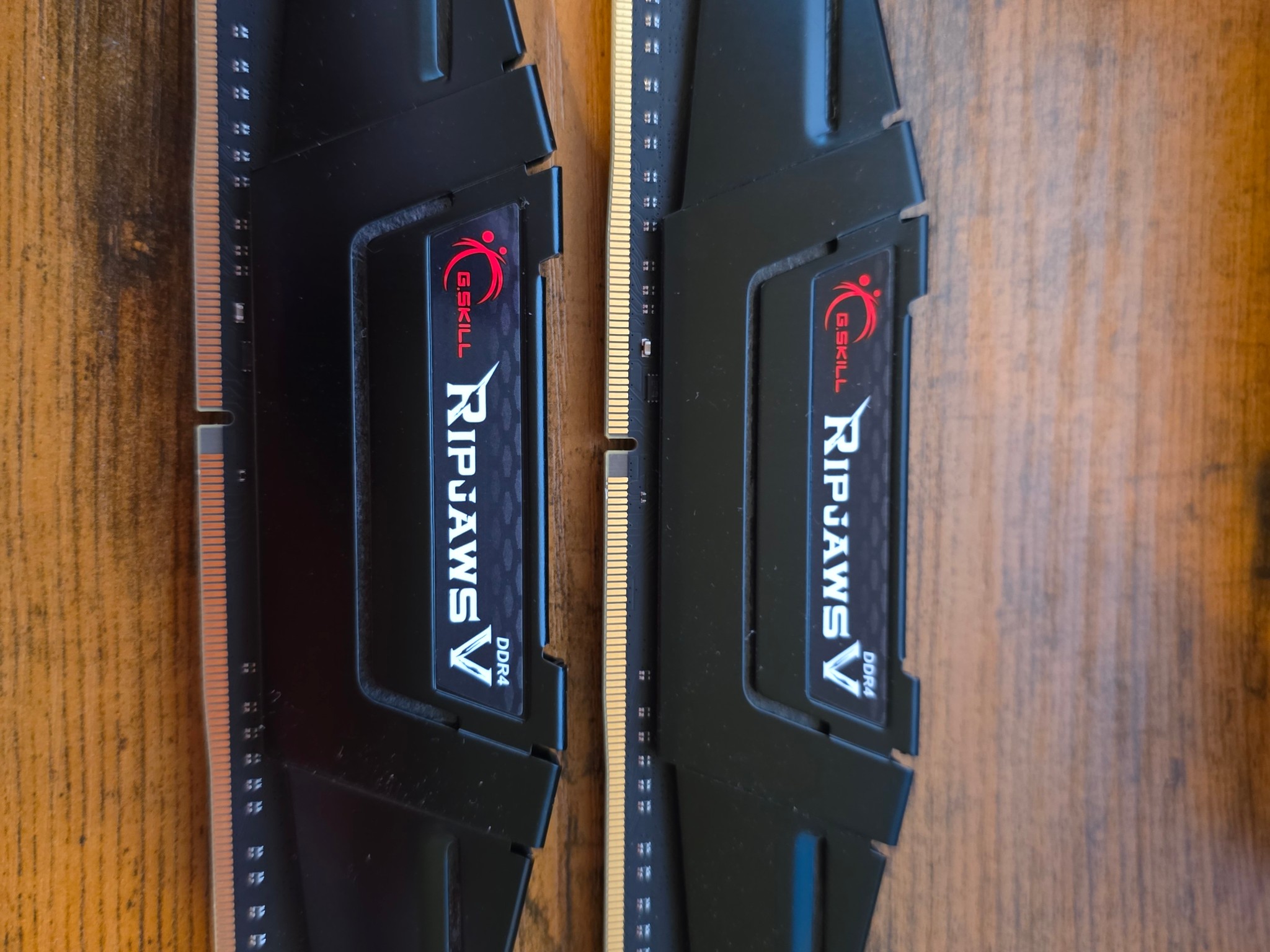 G.SKILL Ripjaws V Series (XMP) DDR4 RAM 16GB (2x8GB) 4000MT/s