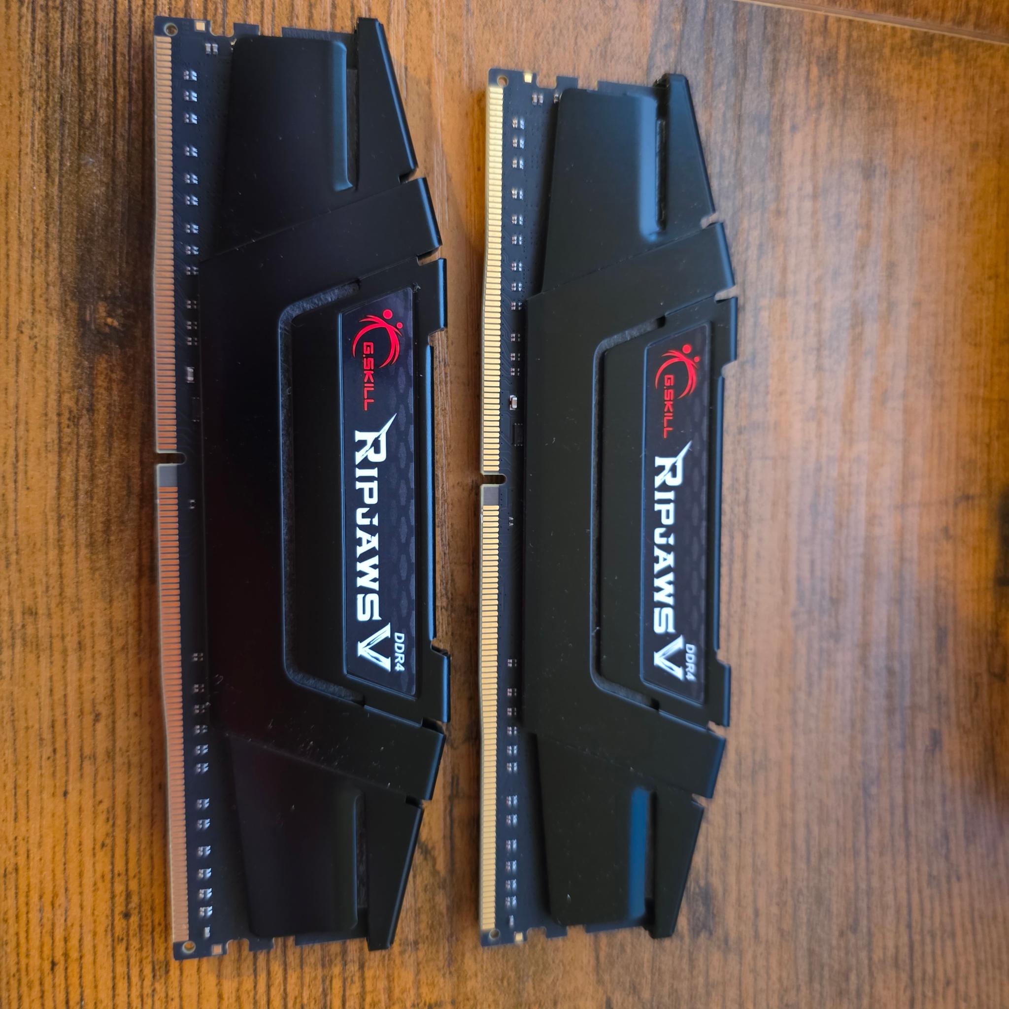 G.SKILL Ripjaws V Series (XMP) DDR4 RAM 16GB (2x8GB) 4000MT/s