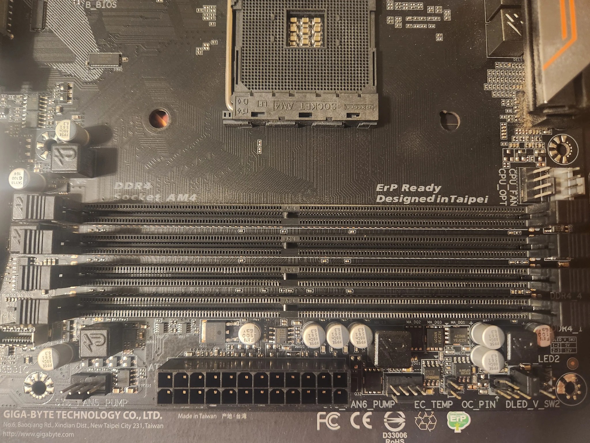GIGABYTE X470 AORUS Ultra Gaming AM4 ATX AMD Motherboard Socket Ryzen