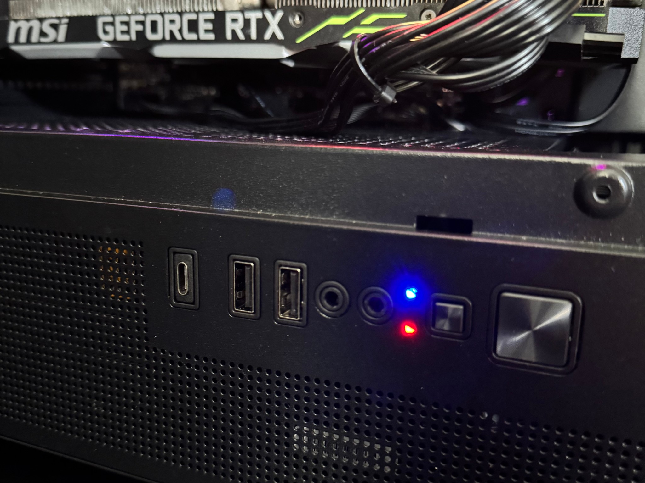 RTX 2080 / AMD Ryzen 7 3700X / 16GB DDR4 / 240GB SSD + 2TB HDD