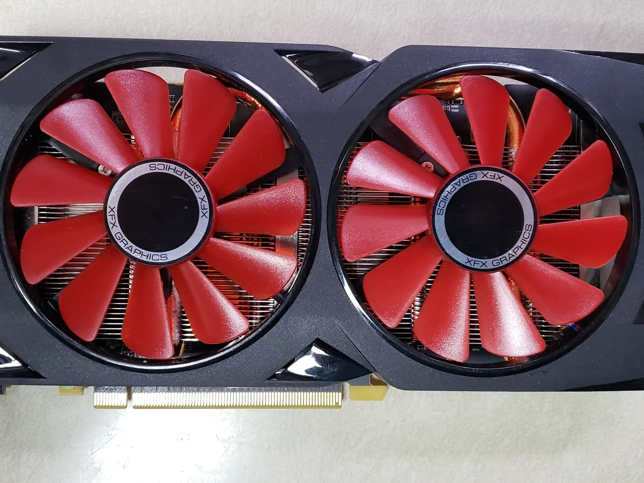 XFX RX 570 graphics card with 8gb memory