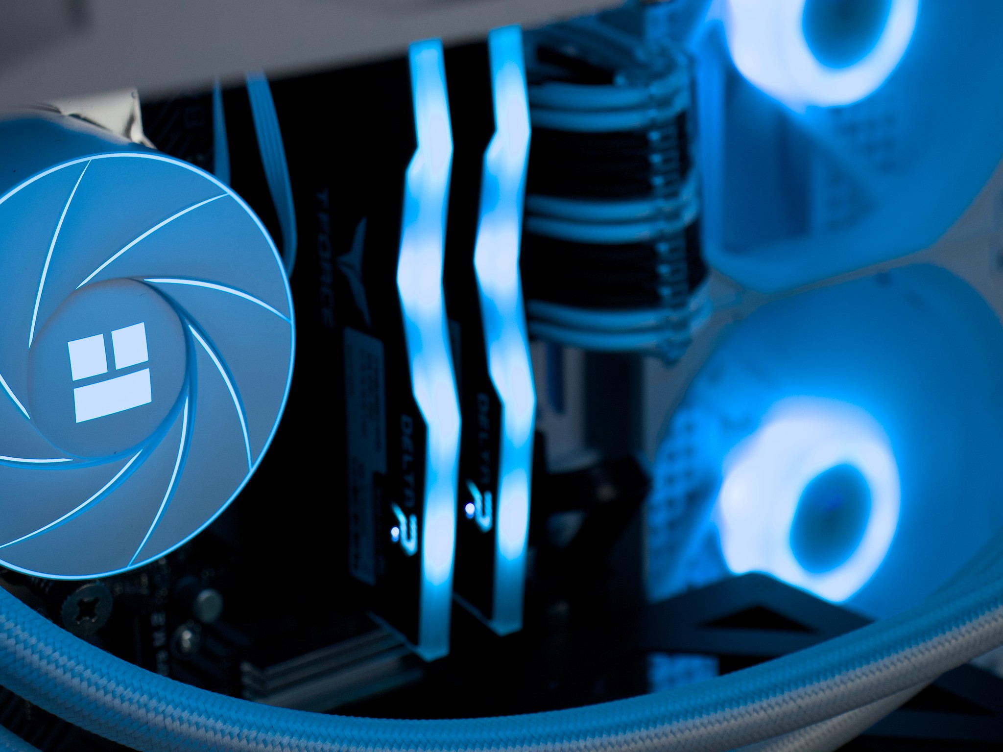🧊❄️🧊 White Gaming PC – RTX 5060, Ryzen 5 5600, 16GB RAM, 1TB SSD - WiFi 🧊❄️🧊