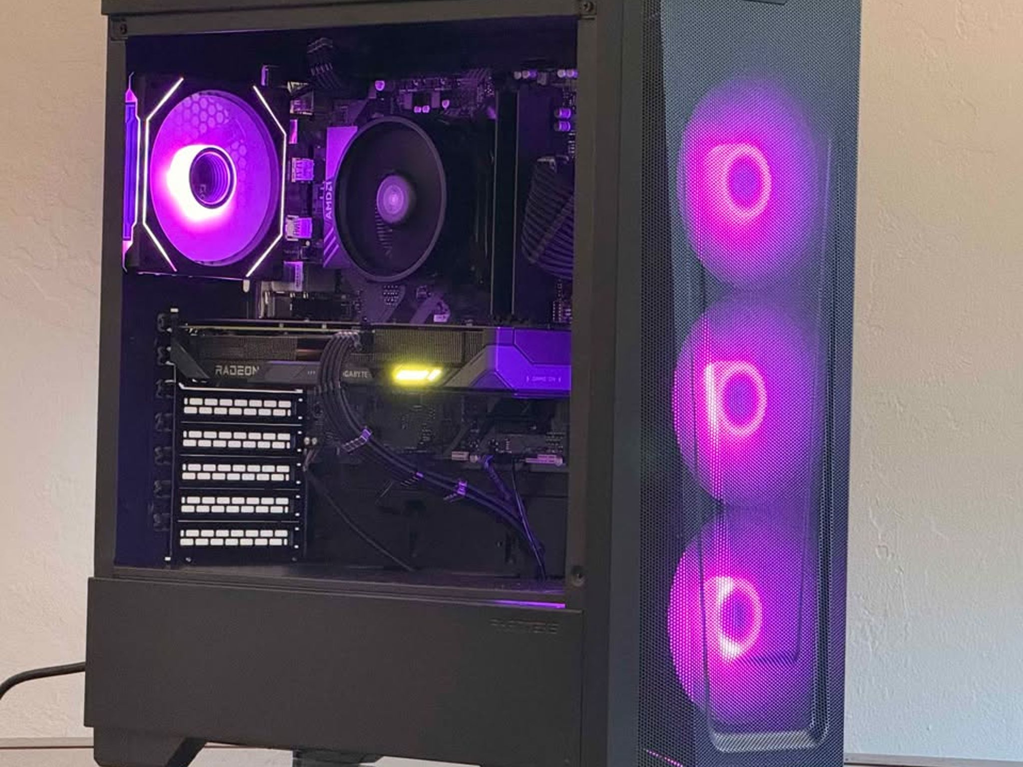 FREE SHIPPING 🖤 🌈 Black RGB Gaming PC | RX 9060 XT 16GB | Ryzen 5 7600 | 1TB SSD | 16GB...