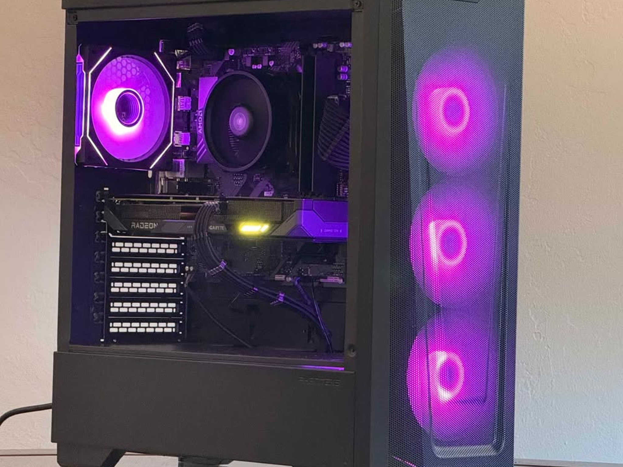 FREE SHIPPING 🖤 🌈 Black RGB Gaming PC | RX 9060 XT 16GB | Ryzen 5 7600 | 1TB SSD | 16GB...