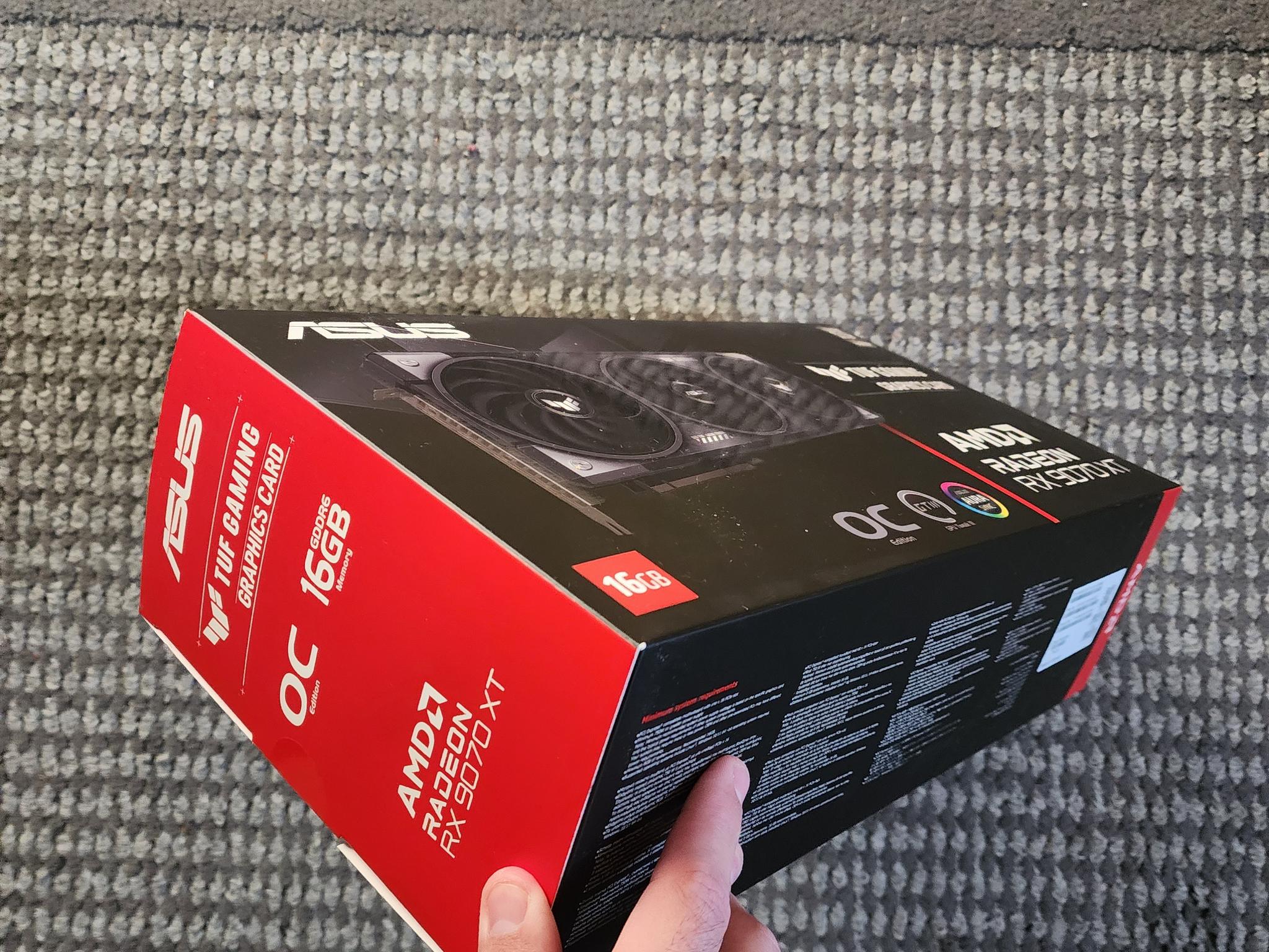 ASUS TUF Radeon RX 9070 XT OC