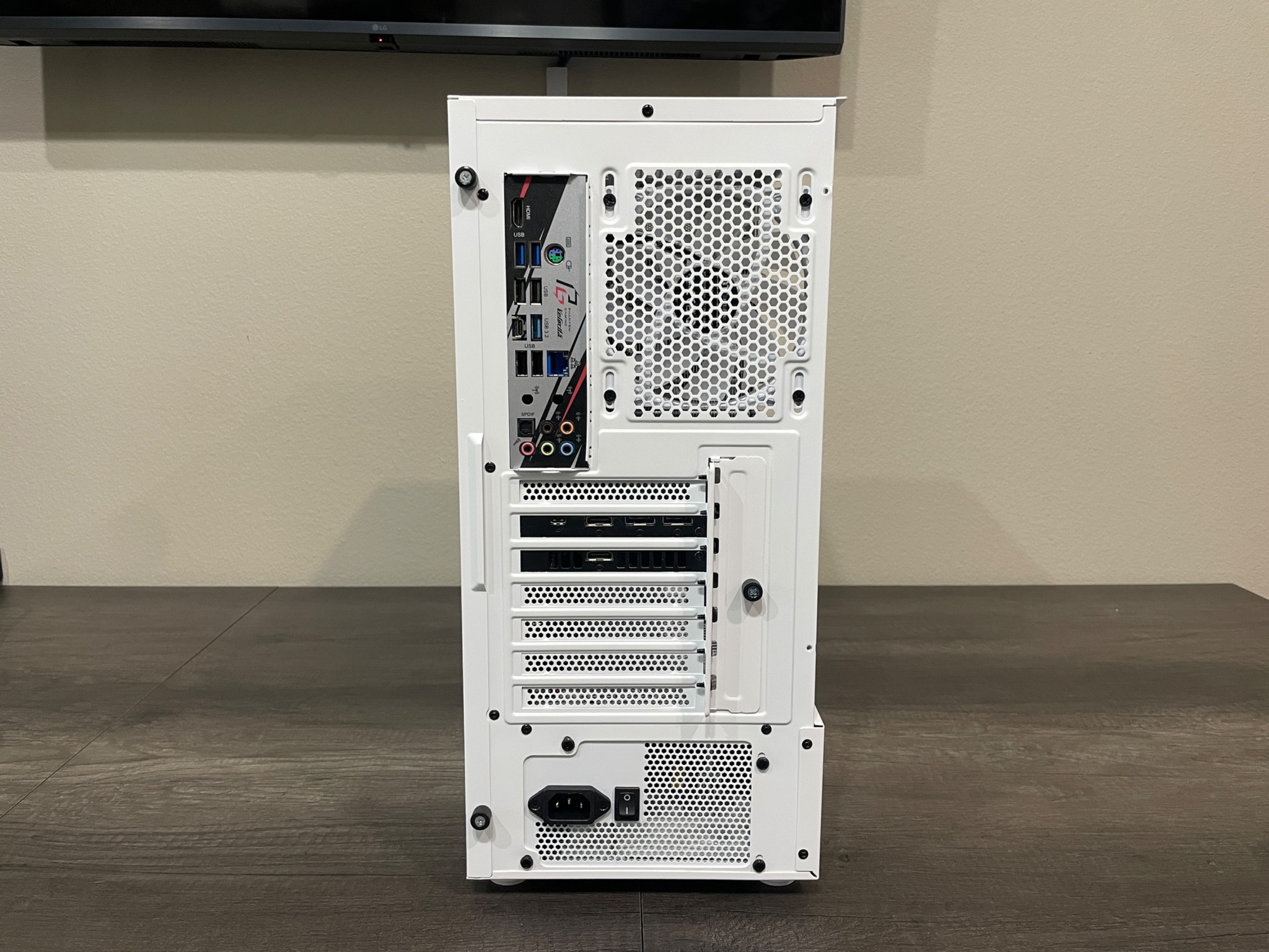 Custom White Gaming PC / ASROCK PG Velocita / Ryzen 7 3700X / RTX 2070 / 16GB / 1TB / Windows 11 Pro