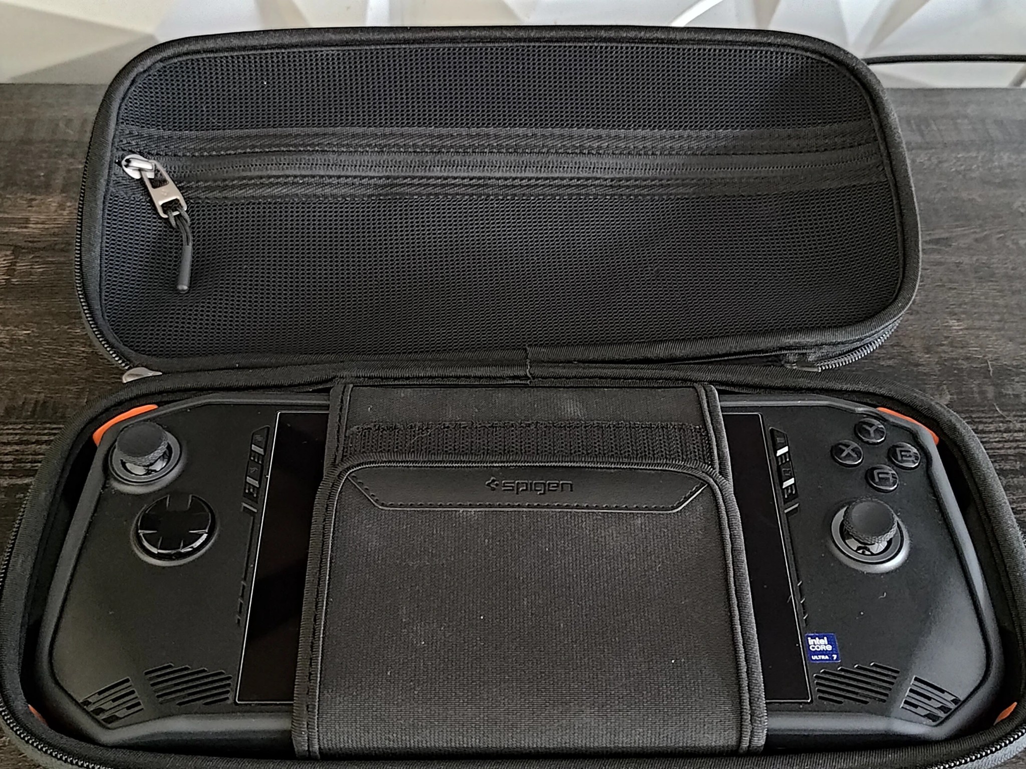 MSI Claw A1M Intel 155H | 1TB SSD | Carry Case