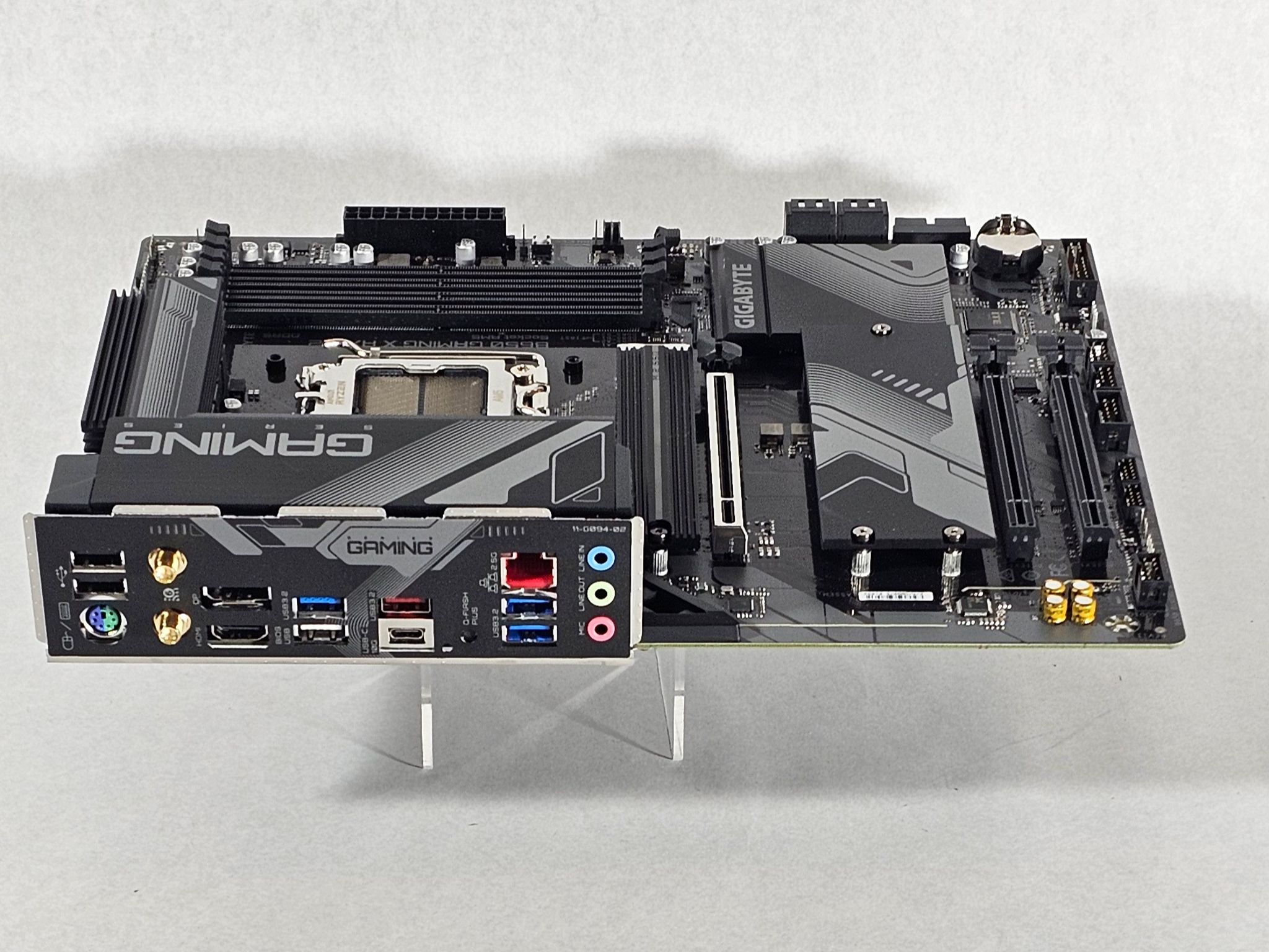 Gigabyte X670 AM5 ATX Gaming Motherboard DDR5