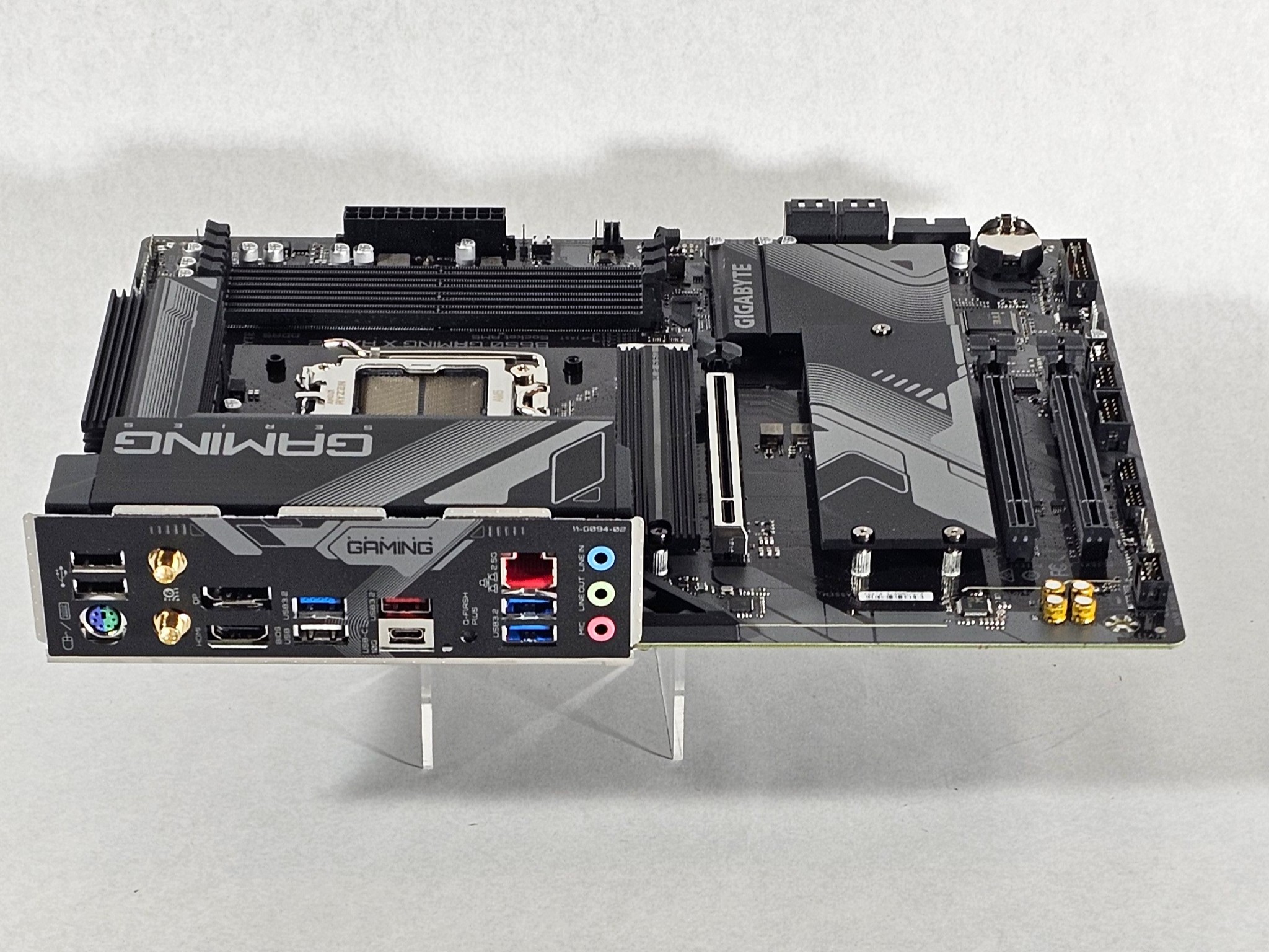 Gigabyte X670 AM5 ATX Gaming Motherboard DDR5