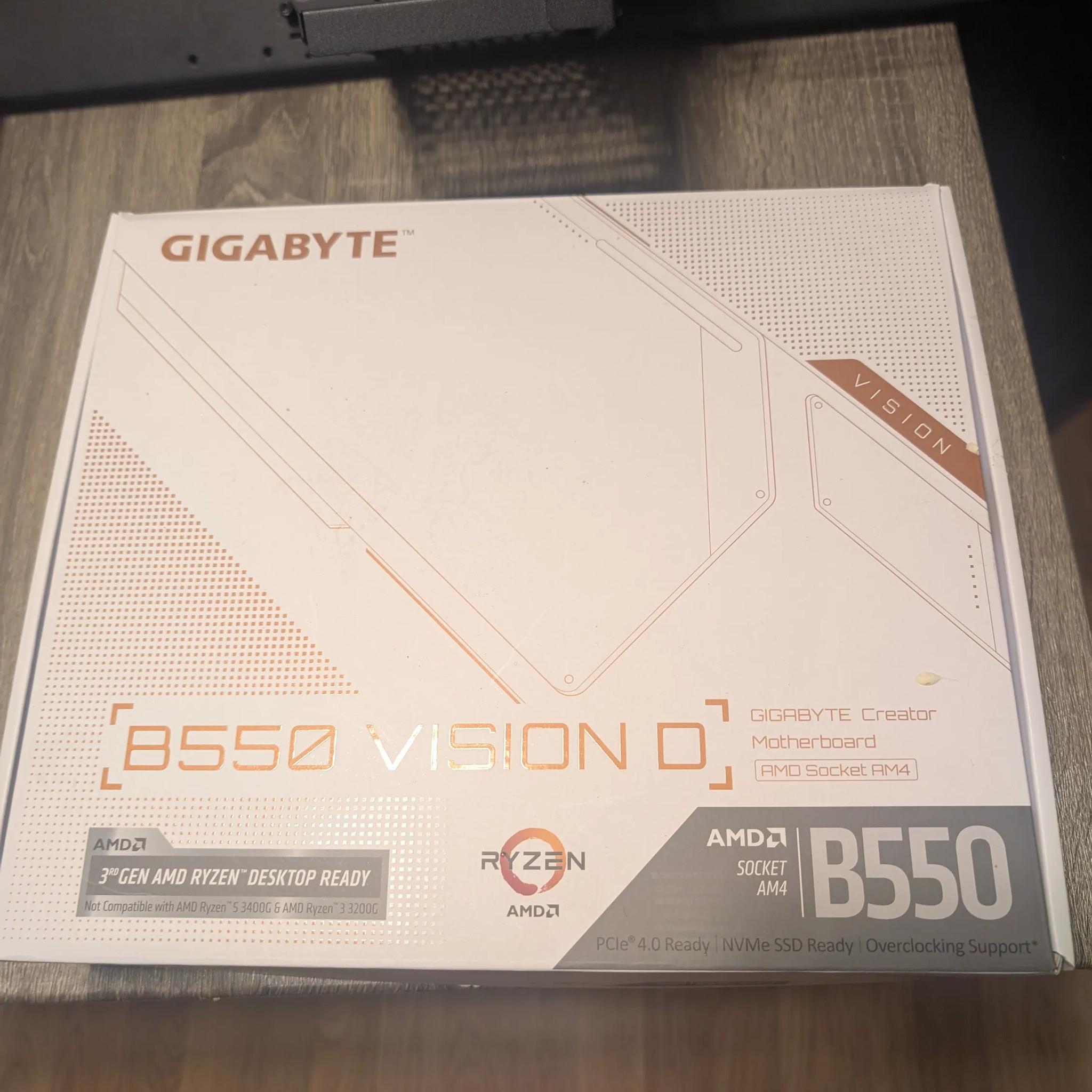 Gigabyte B550 VISION D AMD AM4 DDR4 ATX Motherboard WORKS Great