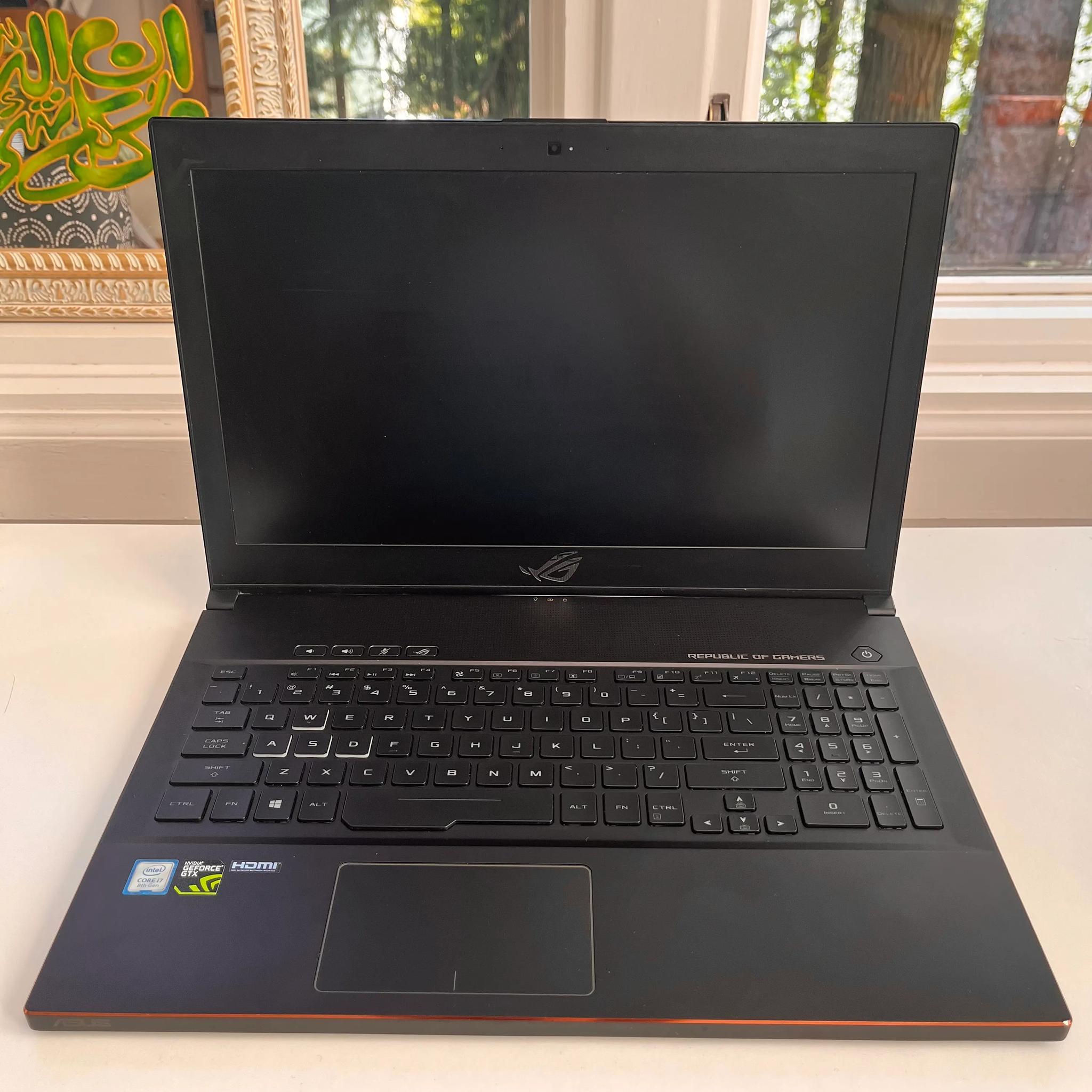 Strix ROG GU501GM 15.6" i7 8750H / 1060 / 1TB NVME + 1TB Hybrid / 16GB DDR4