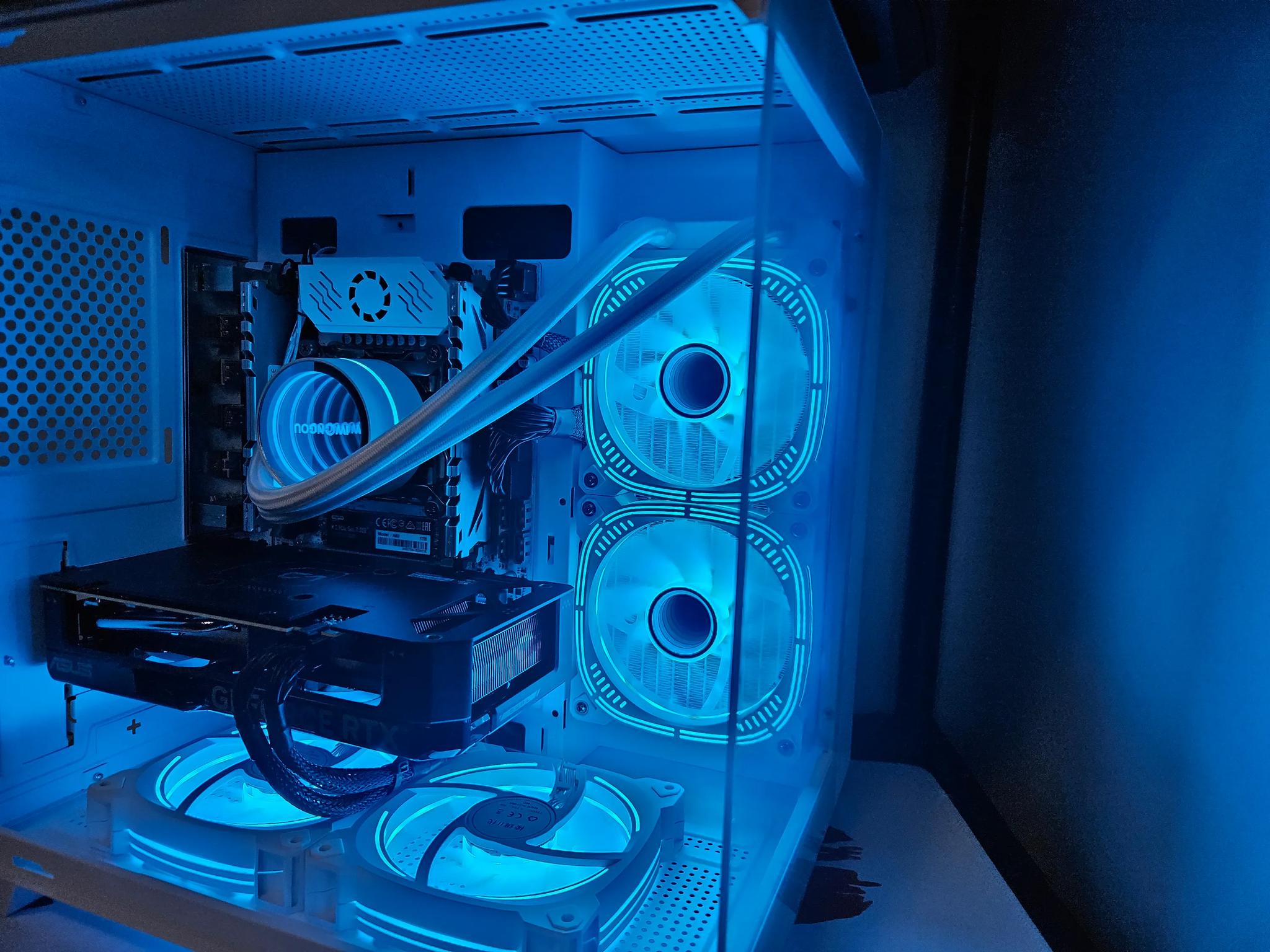 Arctic BEAST intel 14 core / 64GB RAM / 1TB SSD / RTX 4060TI