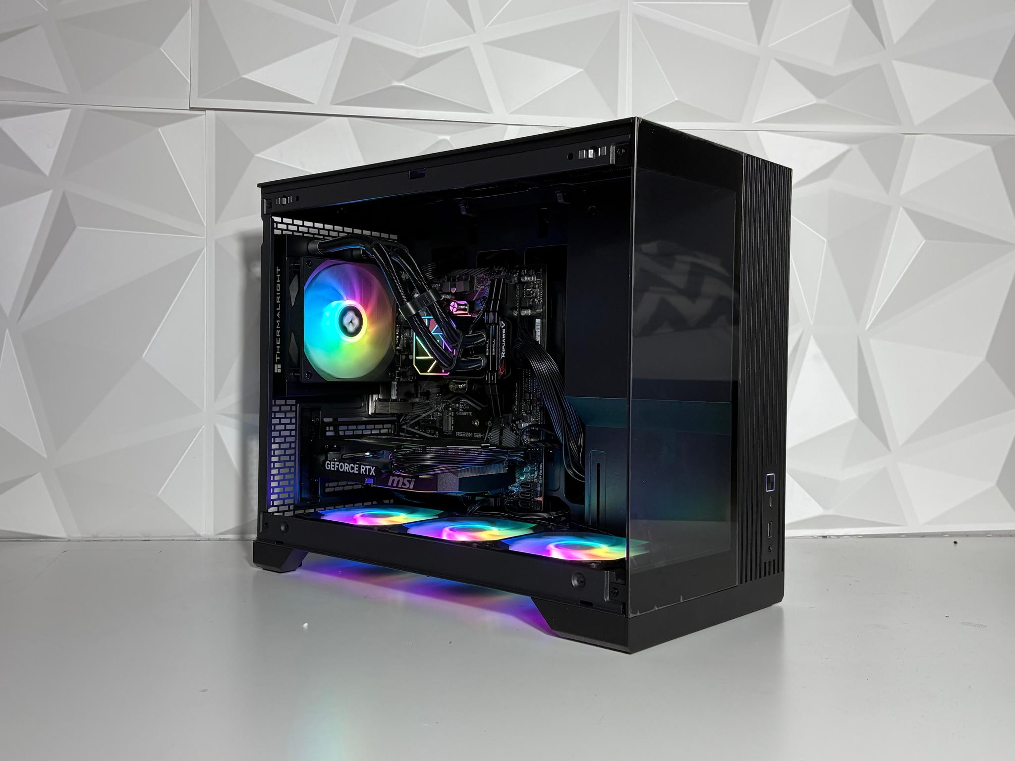 EXT View 70X Lite - Ryzen 5 5500, RTX 5050 8GB, 32GB DDR4 Ram, 1TB SSD