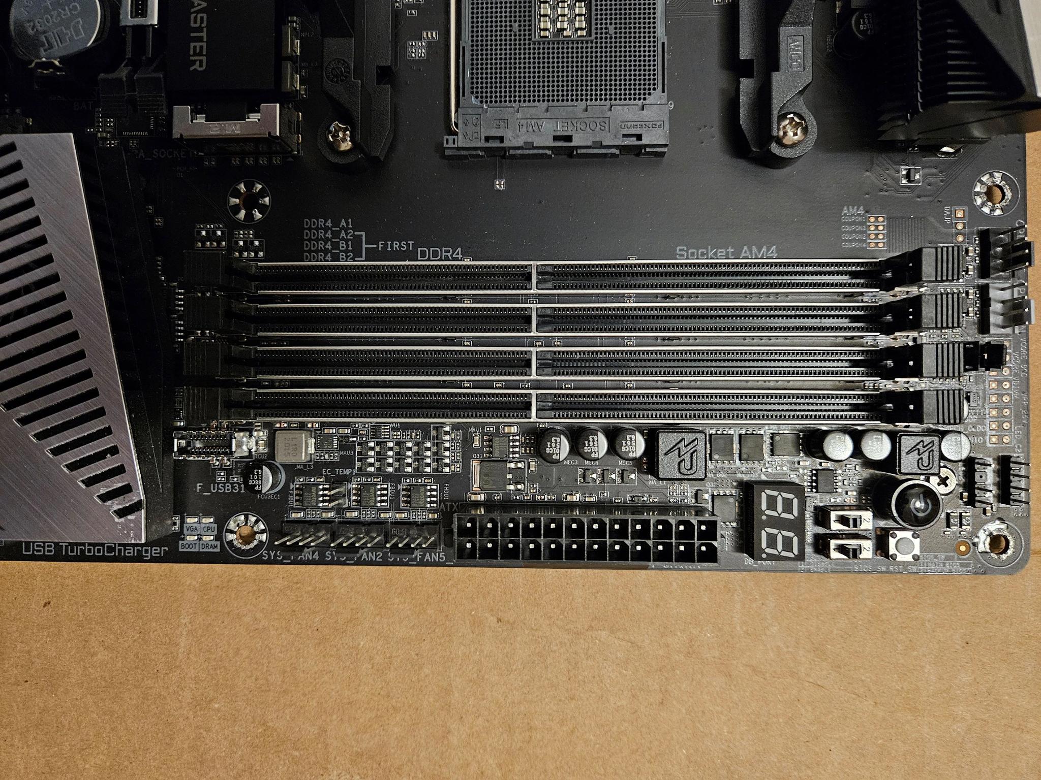 Gigabyte Aorus X570 Master - Socket AM4 - WiFi -USED