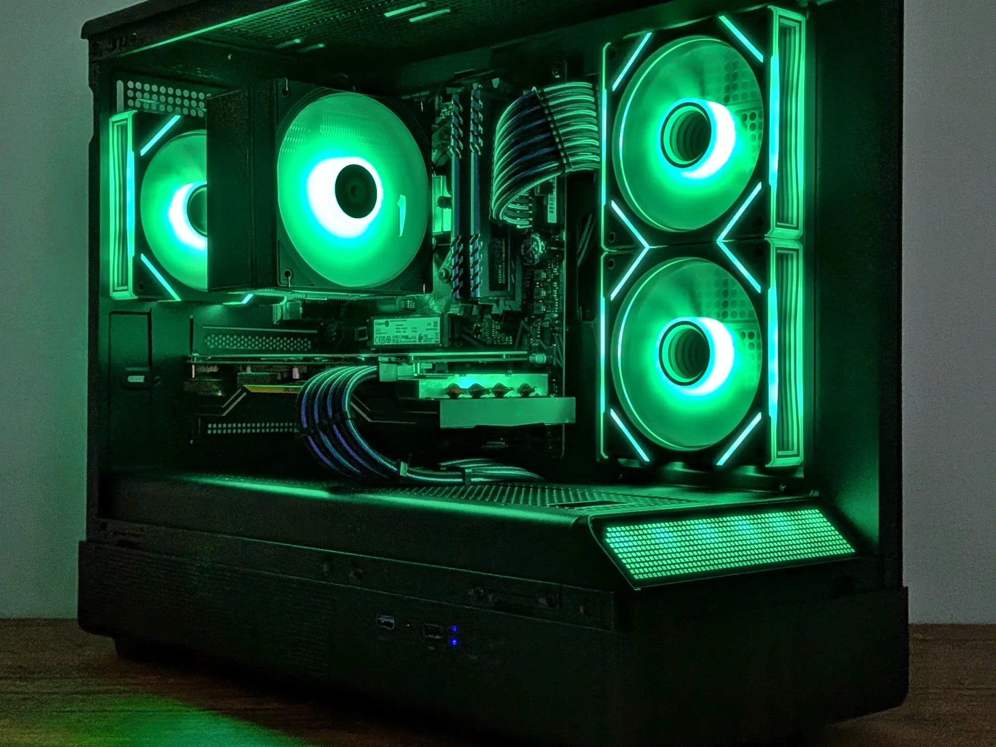 🟦"Bioluminescence"🟦 1080p Gaming PC | 5700 XT - Ryzen 5 3600 - 16GB RAM - 1TB NVME | WiFi & Win 11