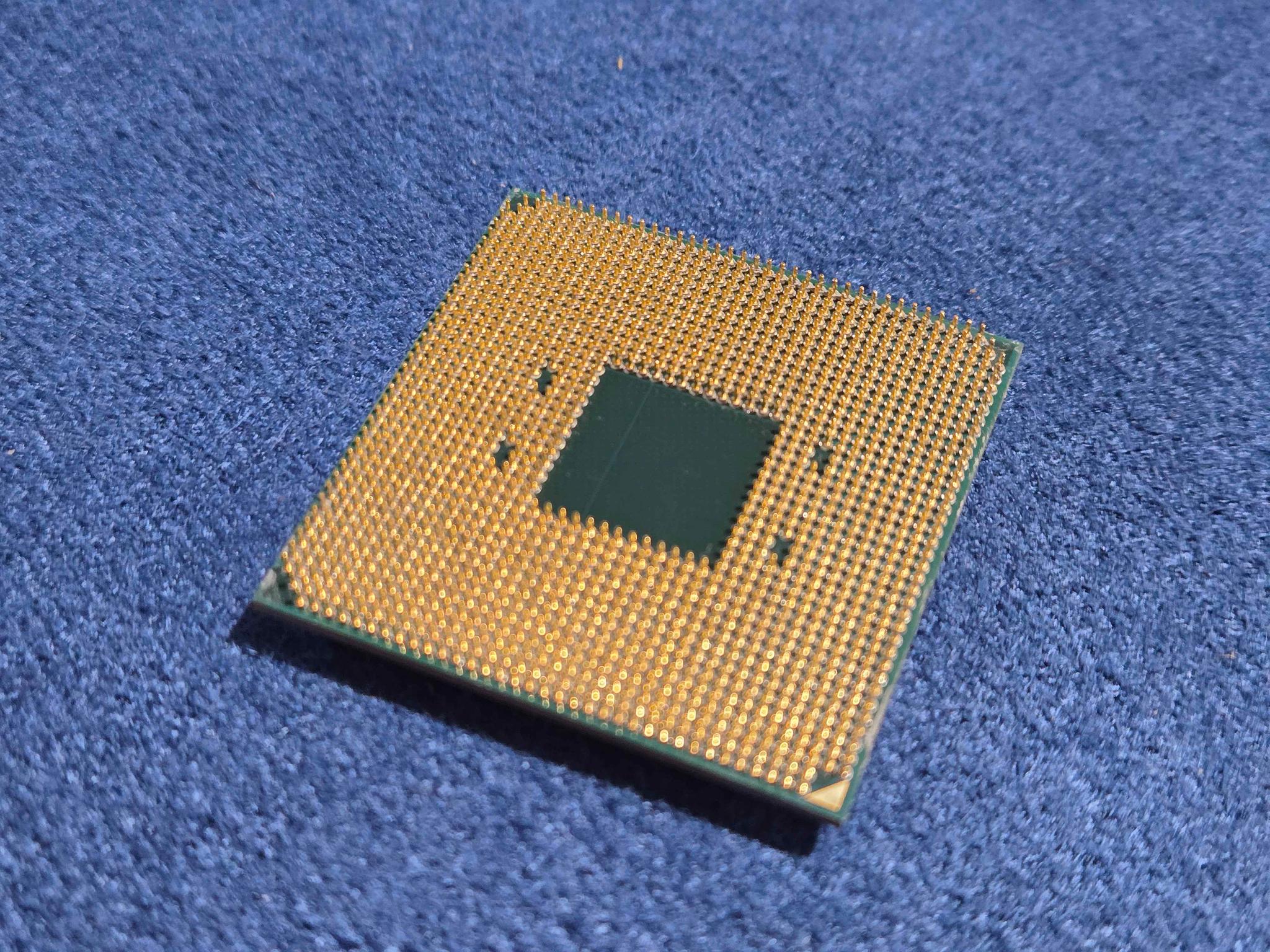 AMD Ryzen 7 5700X3D - Complete In Box