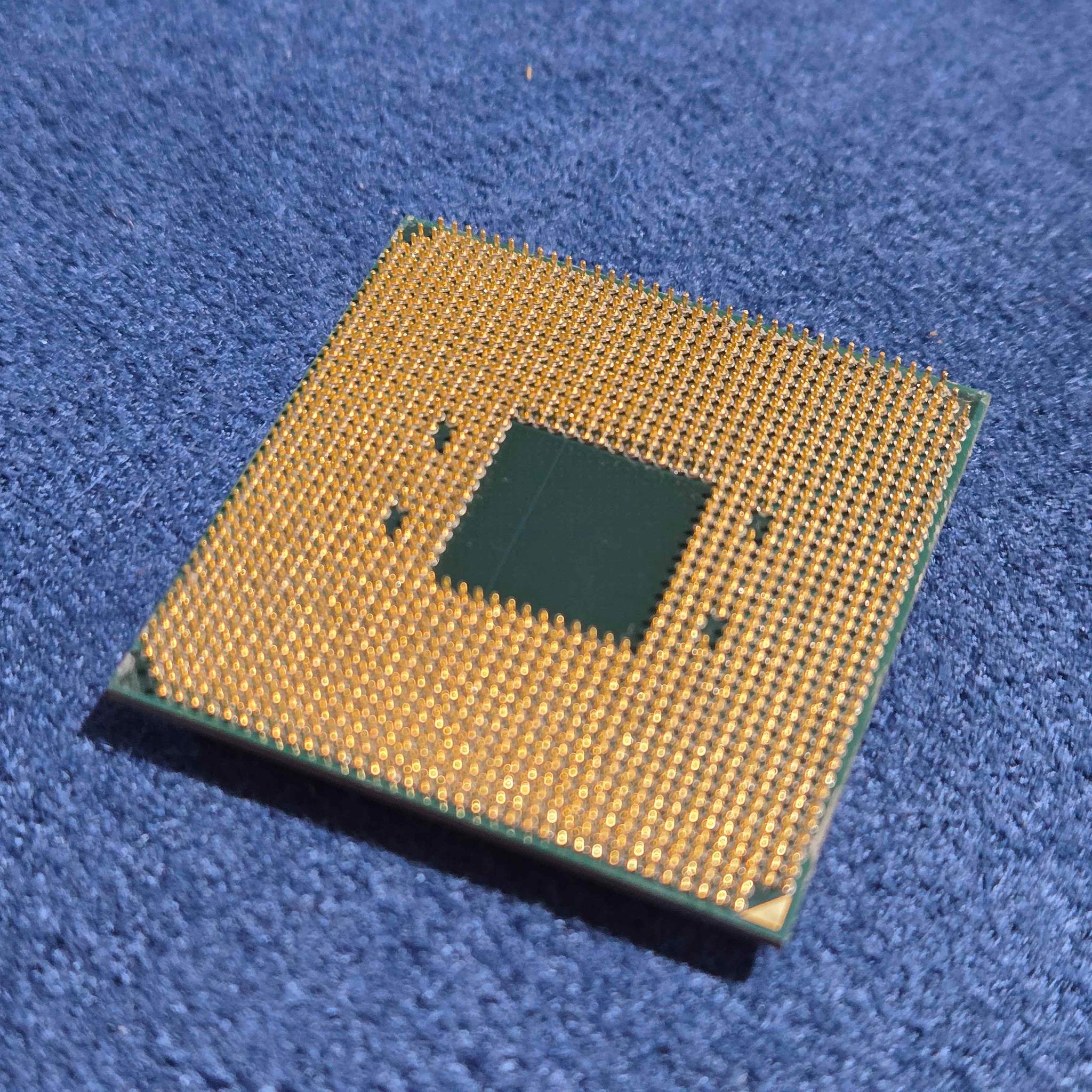 AMD Ryzen 7 5700X3D - Complete In Box
